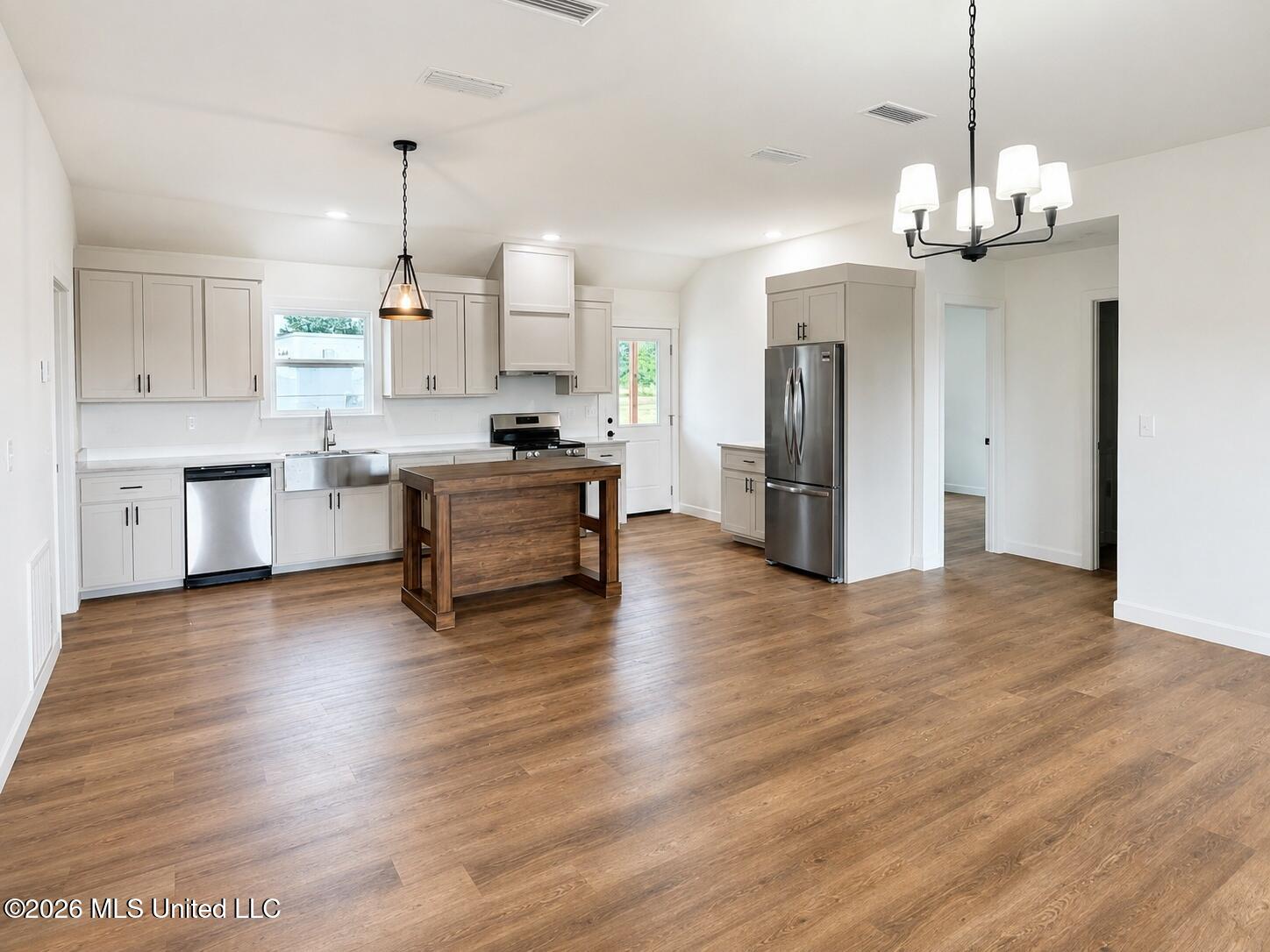 1113 Holland Road Property Photo 5