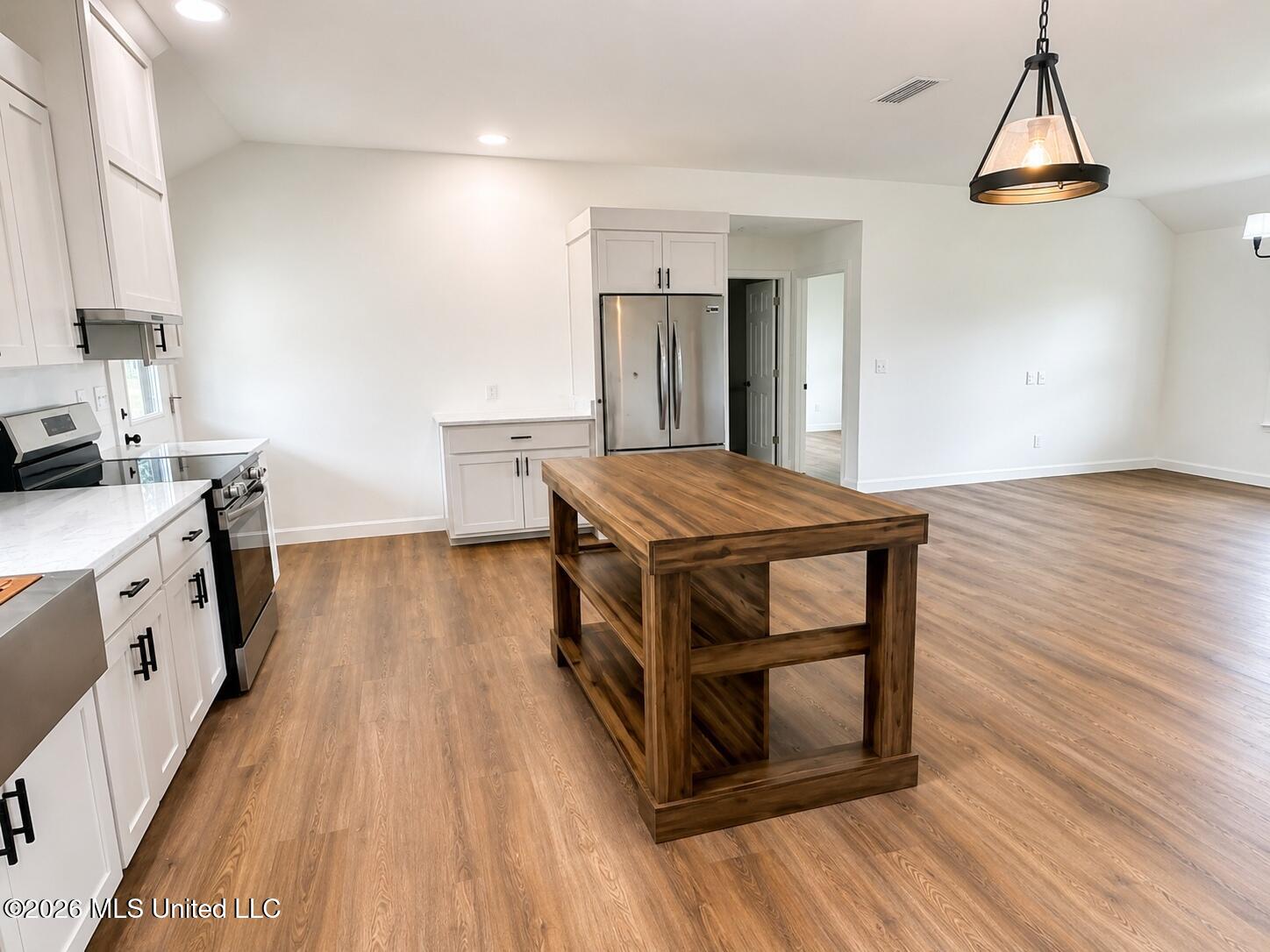 1113 Holland Road Property Photo 8