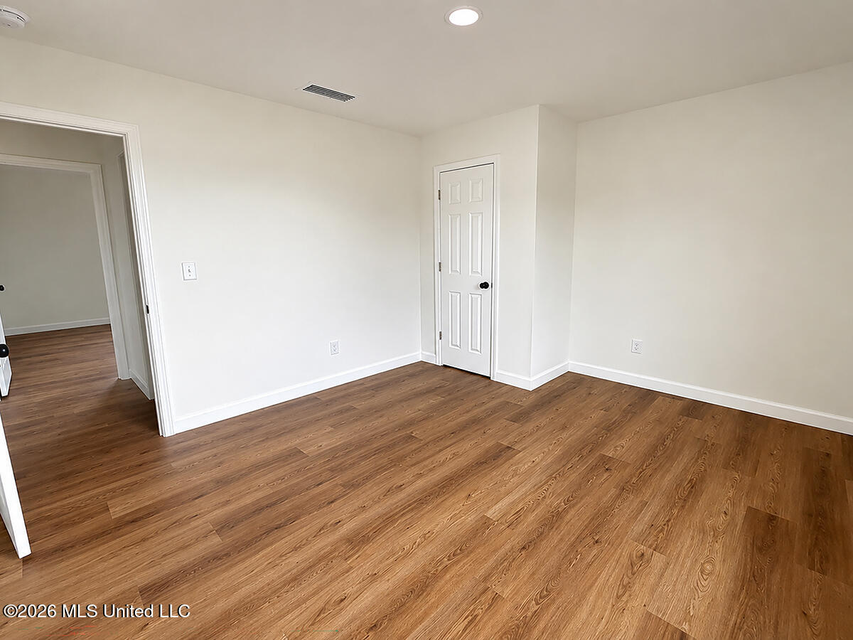 1113 Holland Road Property Photo 23