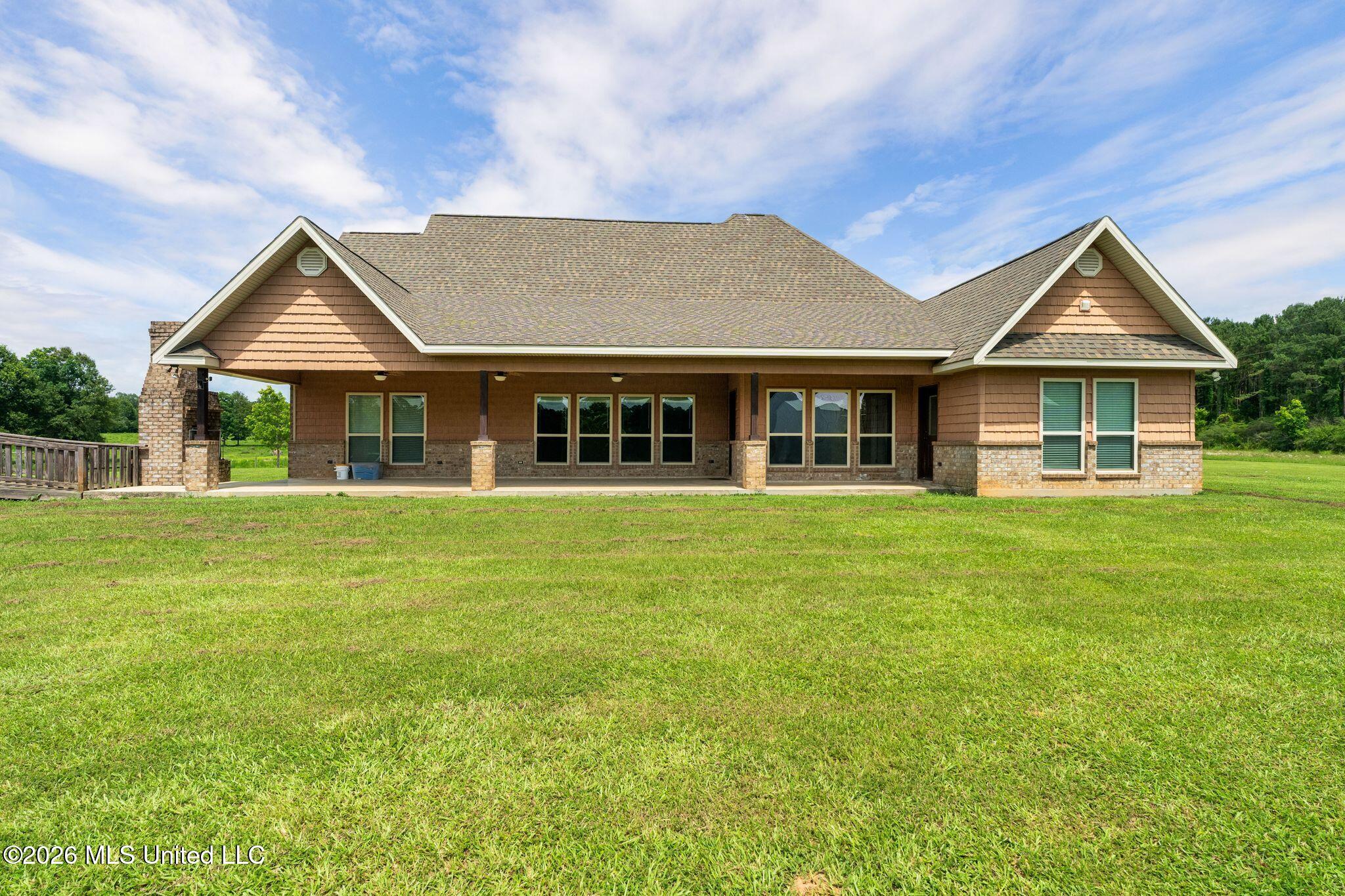1079 Mount Herman Road Property Photo 3