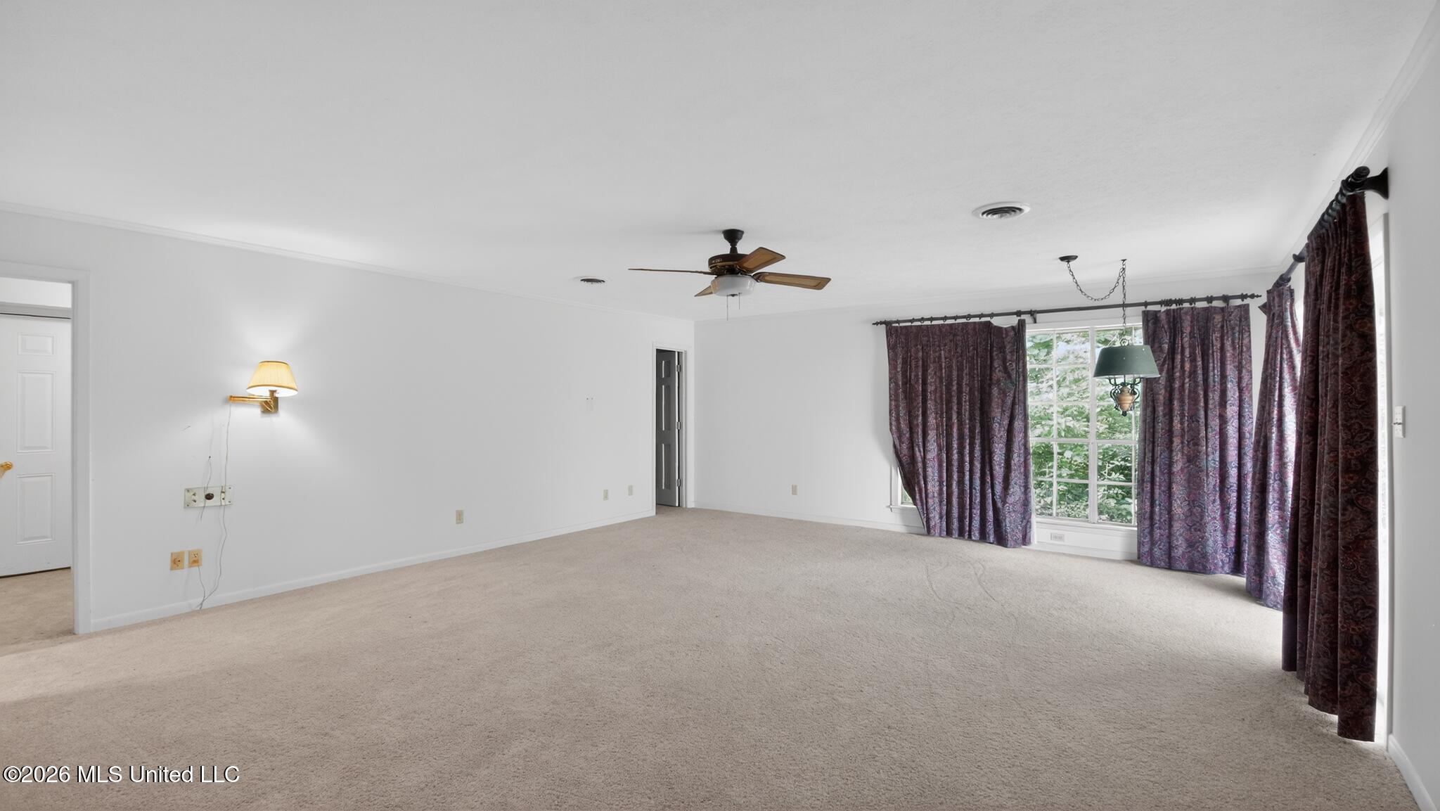 1000 Pine Land Drive Property Photo 8