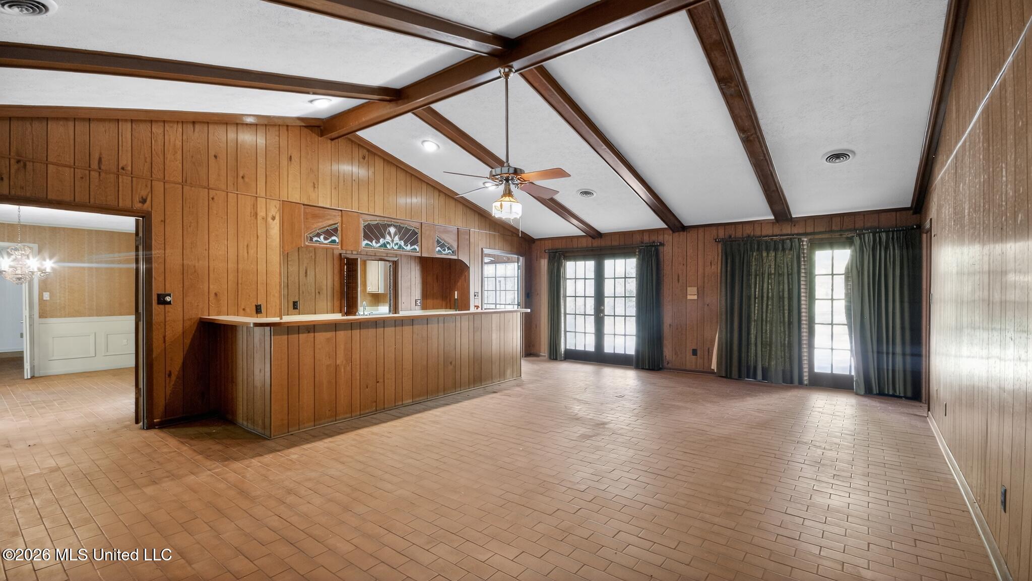 1000 Pine Land Drive Property Photo 14
