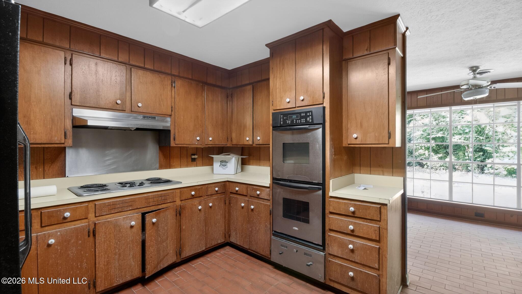 1000 Pine Land Drive Property Photo 18