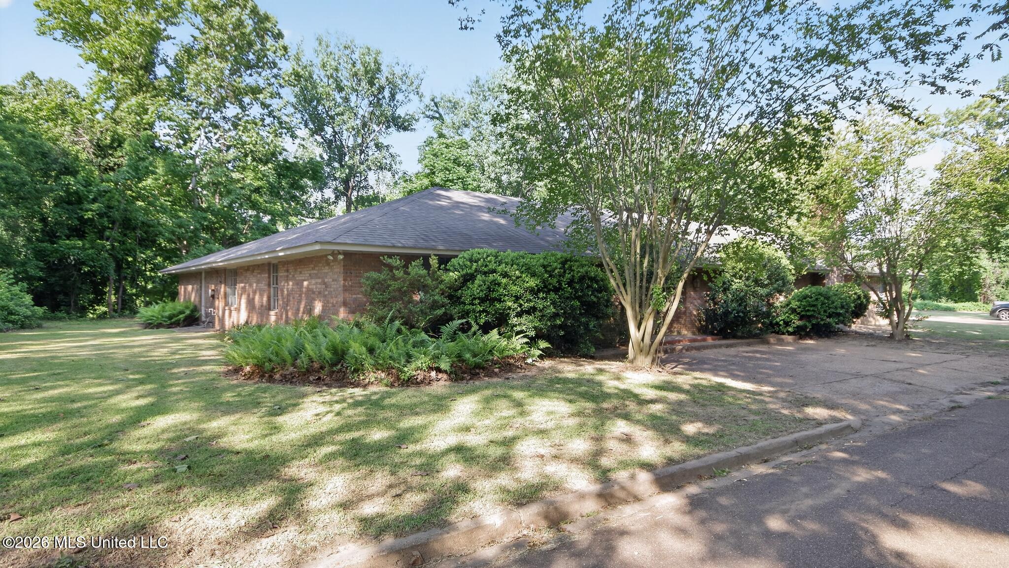 1000 Pine Land Drive Property Photo 30