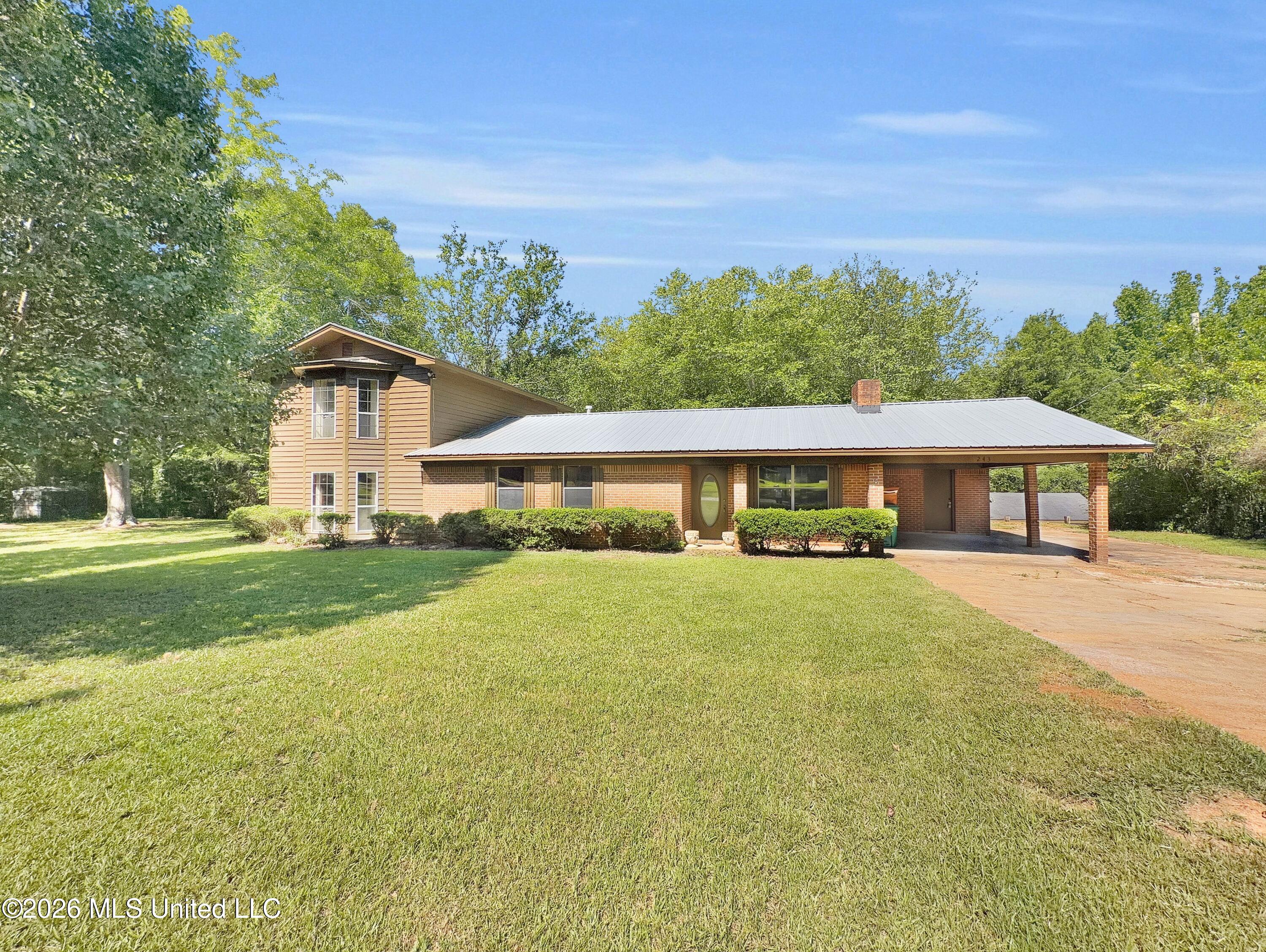 243 Massey Circle Property Photo 1