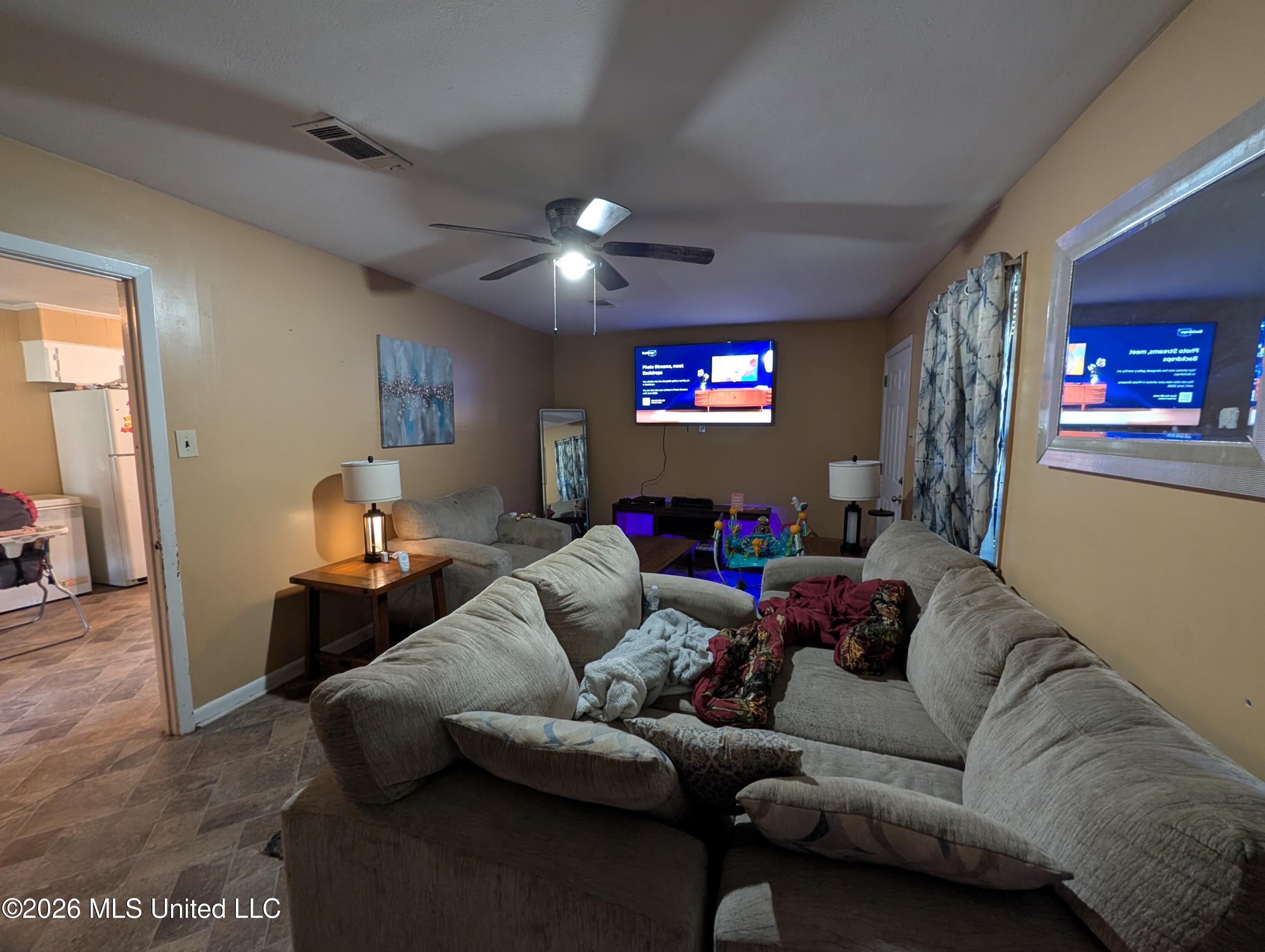 1016 Lotus Drive Property Photo 3