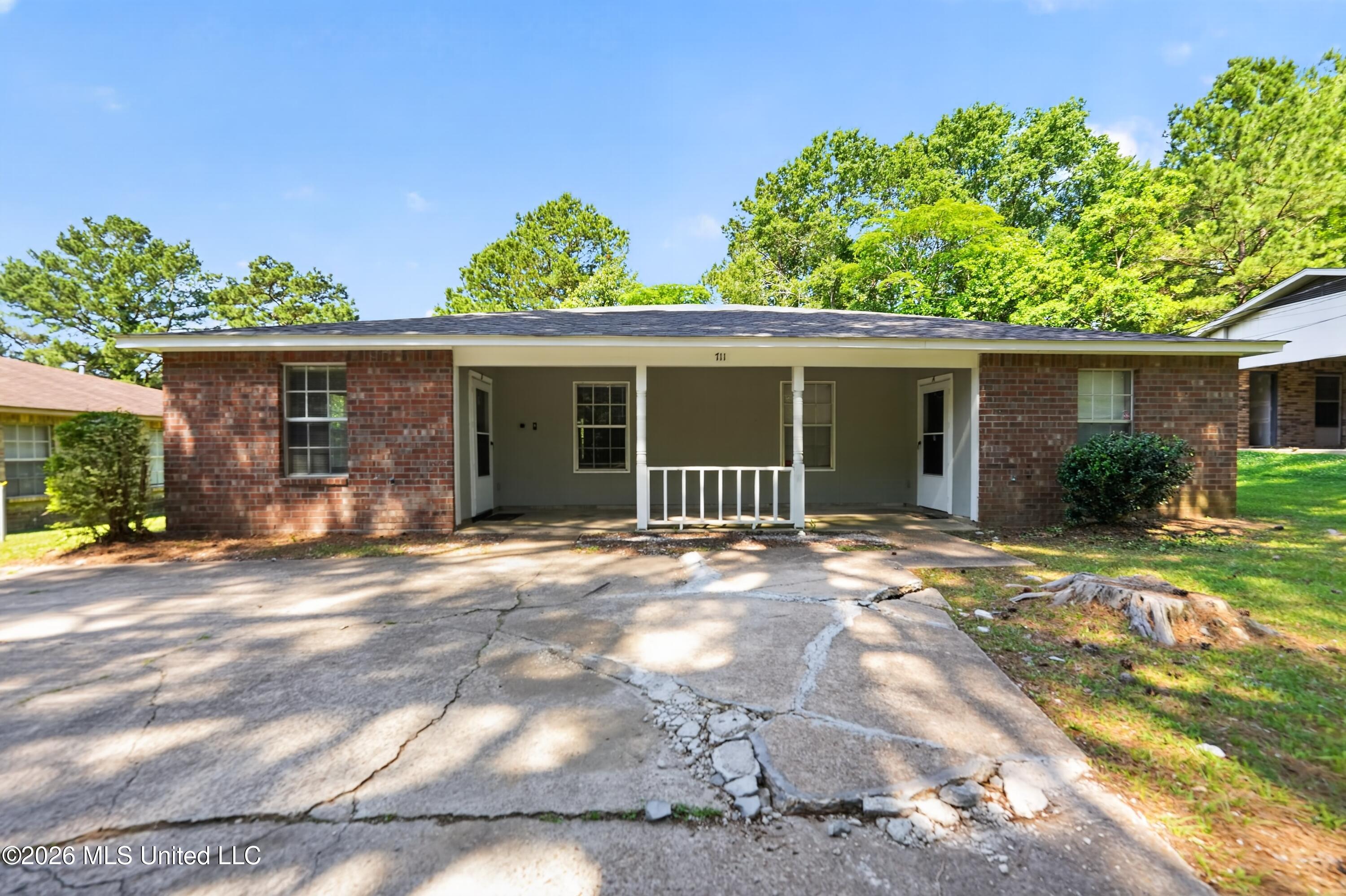 711 George Kersh Drive Property Photo 1