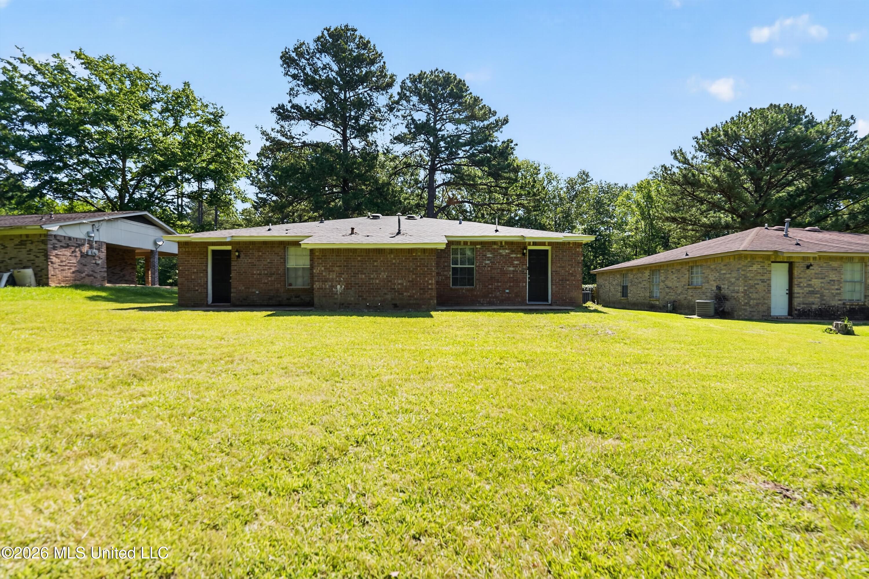711 George Kersh Drive Property Photo 4