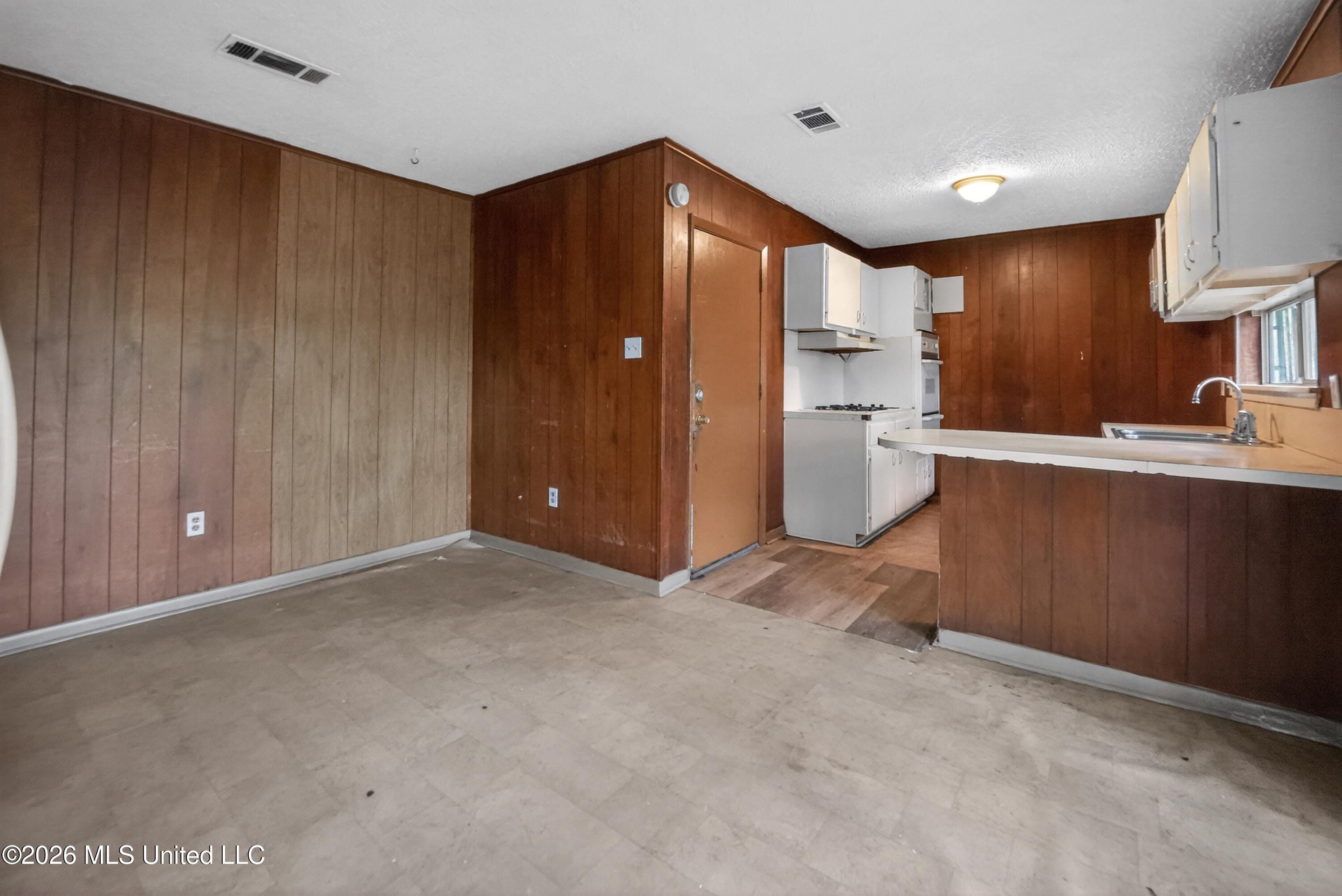6615 Lyndon B Johnson Drive Property Photo 21