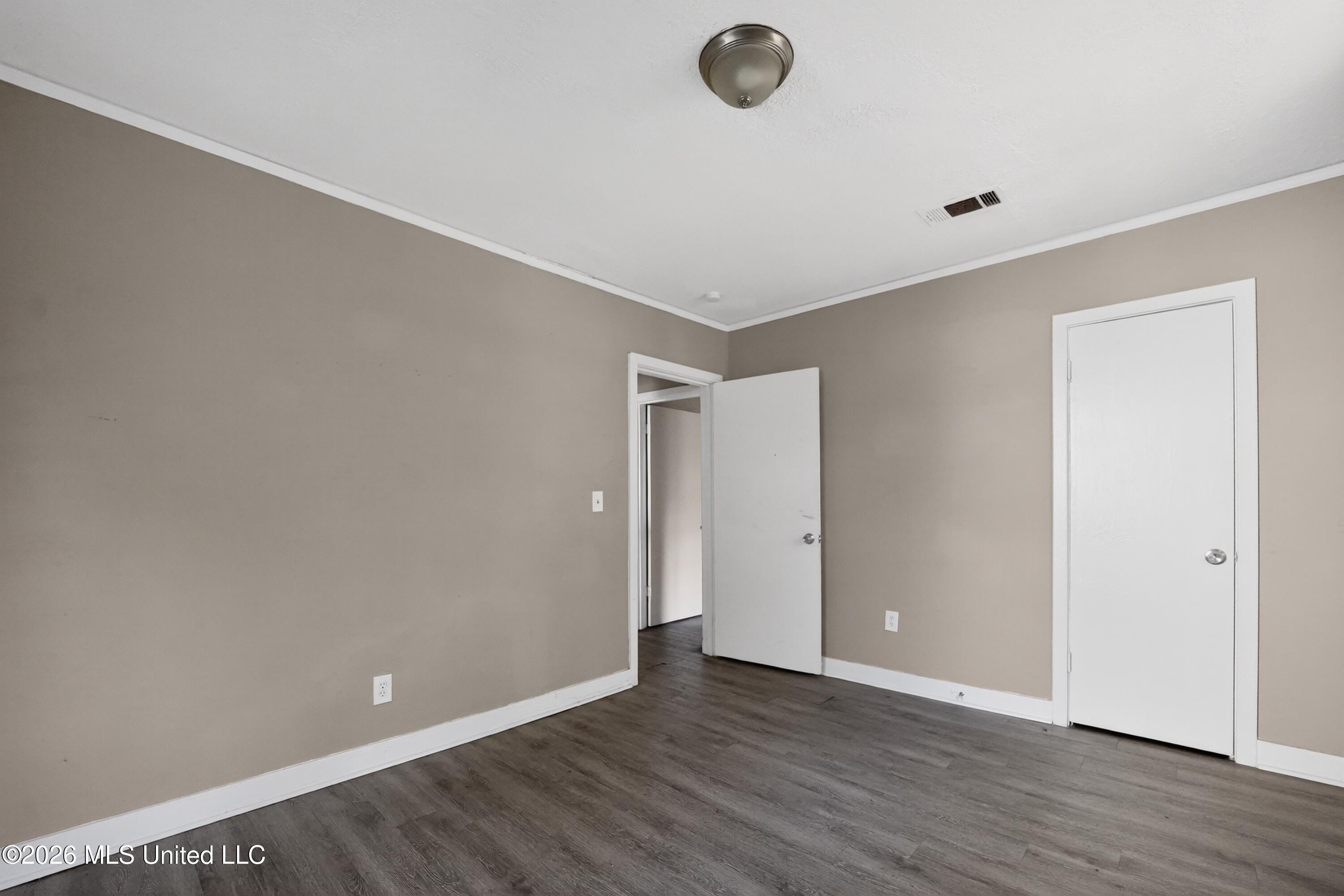 343 N Broadmoor Drive Property Photo 28