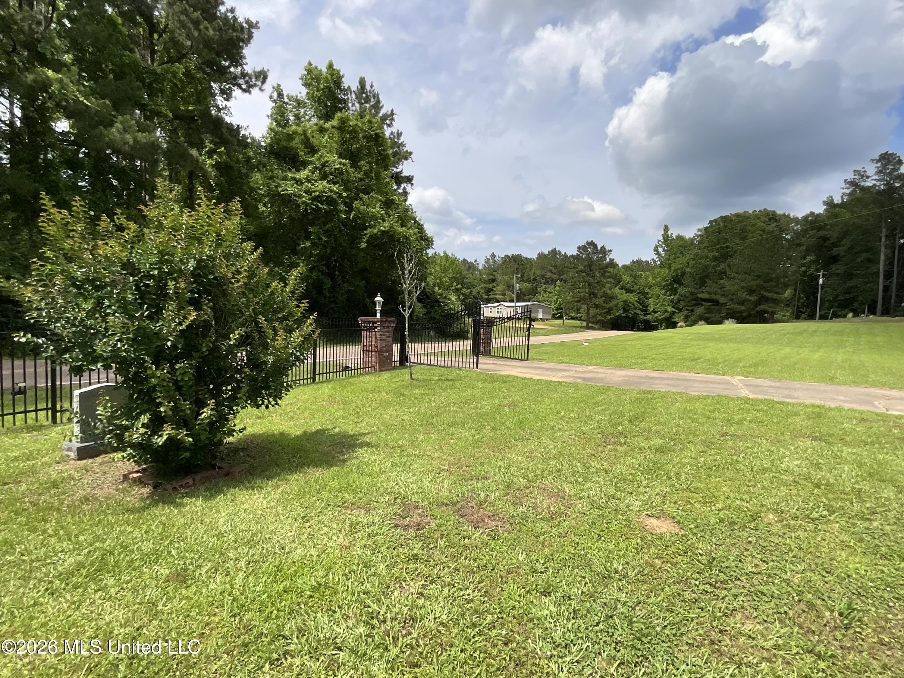 3152 Old Natchez Property Photo 4