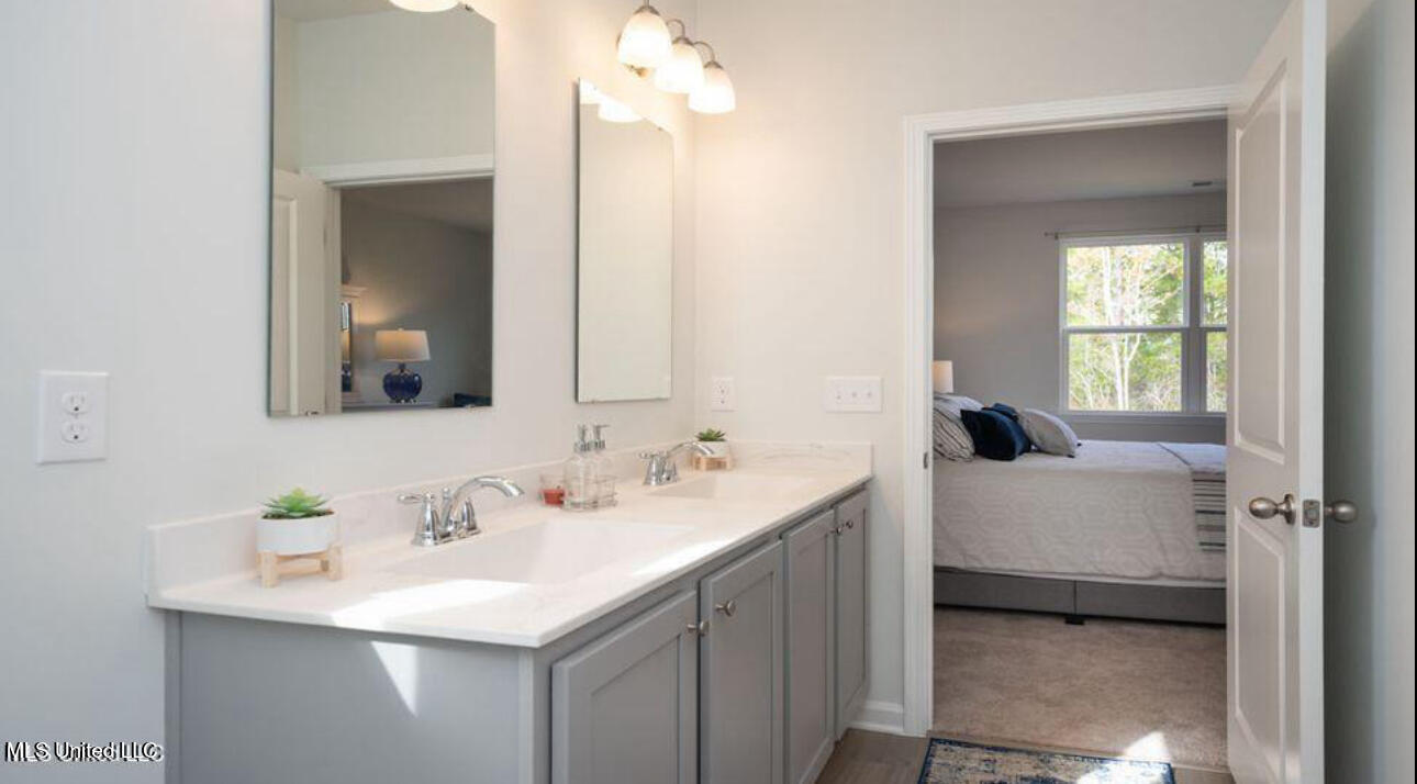 90 Pine Street Property Photo 13