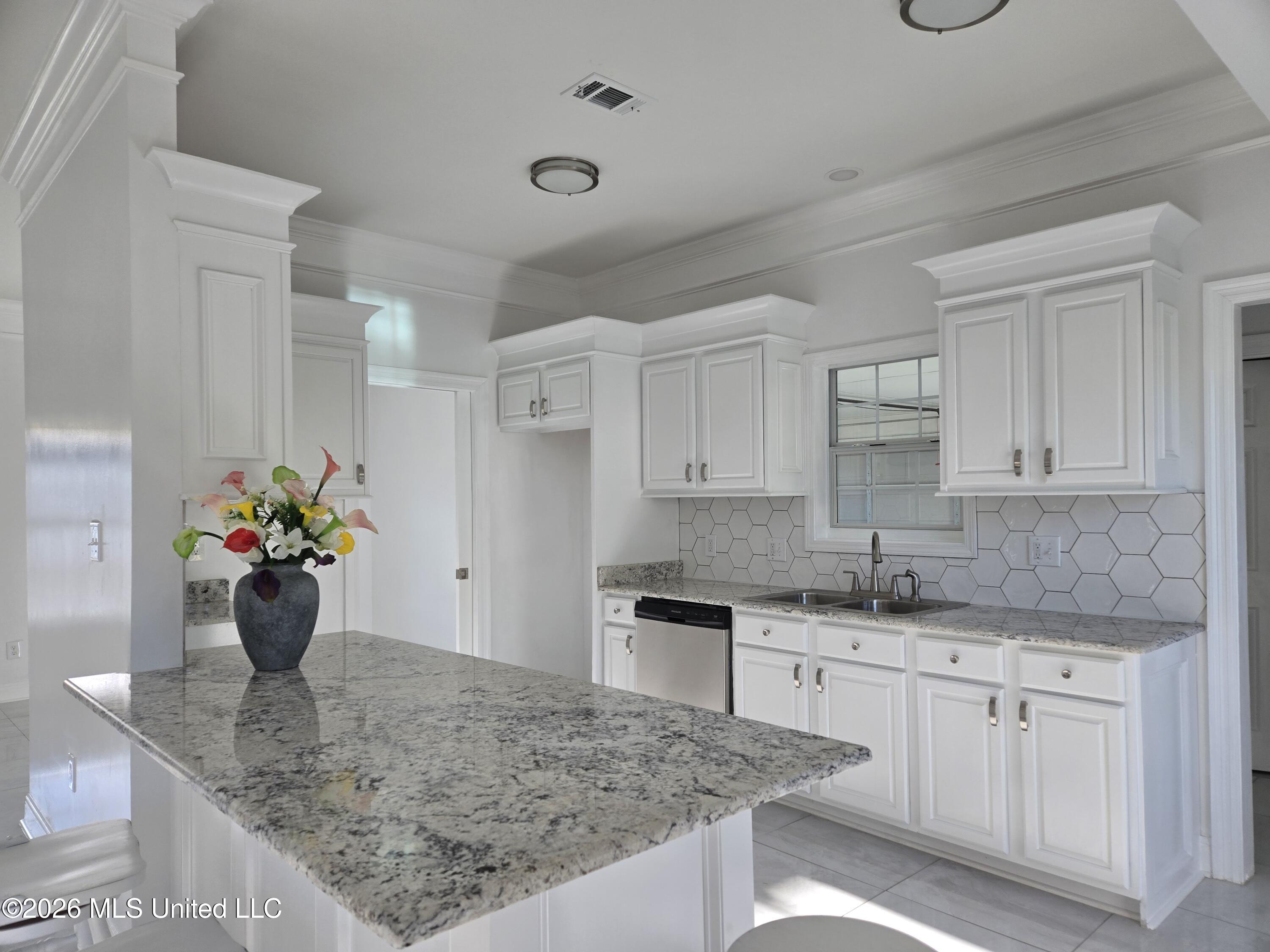 500 Mimosa Lane Property Photo 4