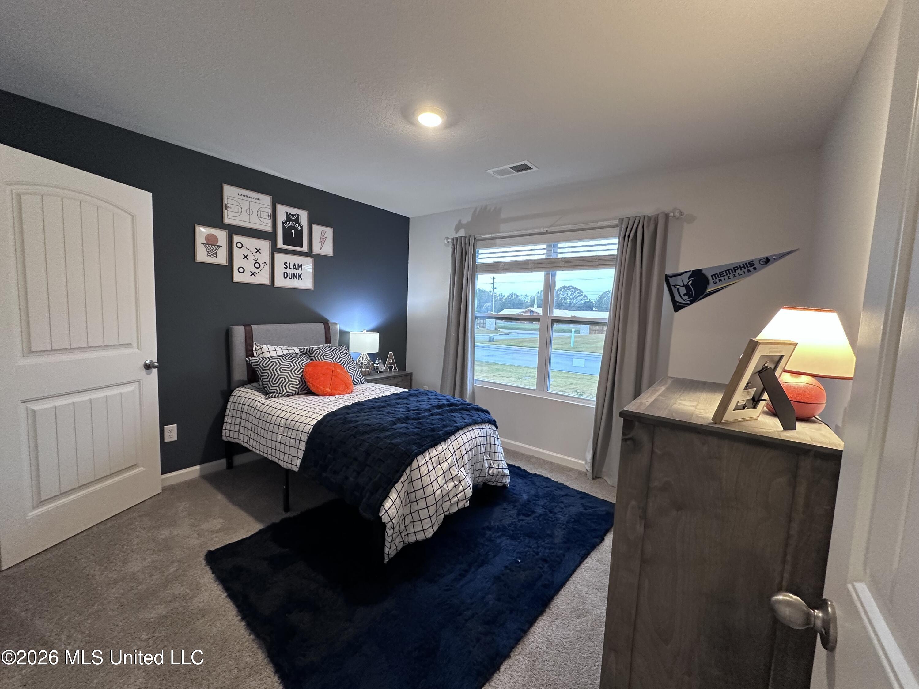 94 Pine Street Property Photo 6
