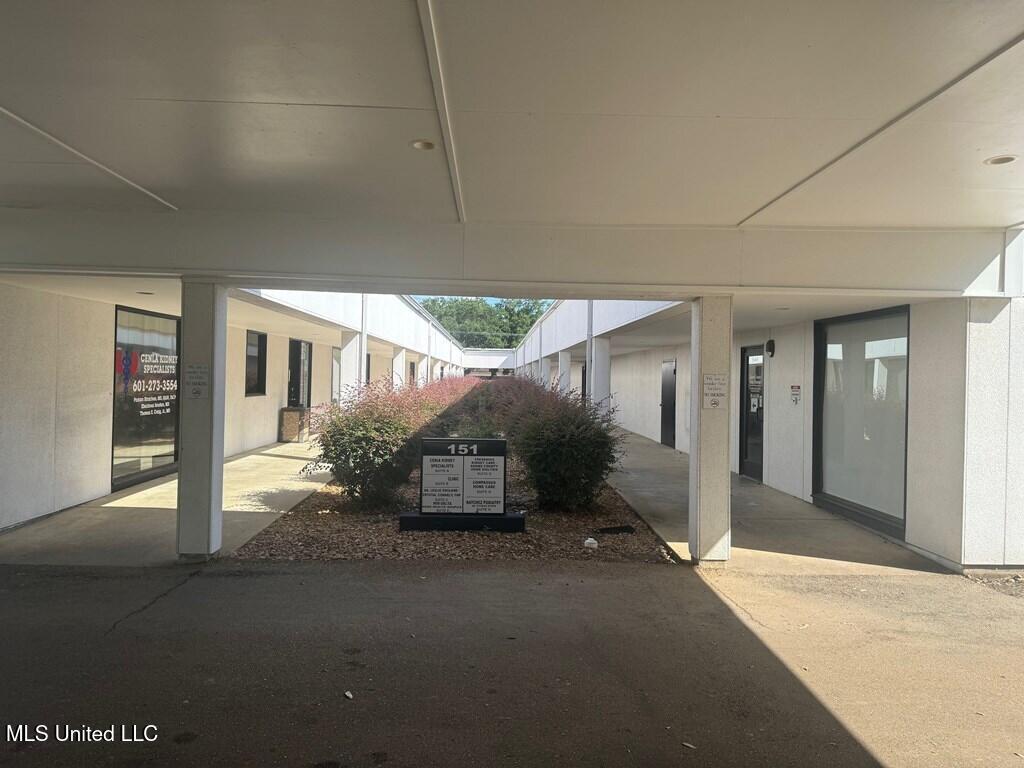 131 Jefferson Davis Boulevard Property Photo 2