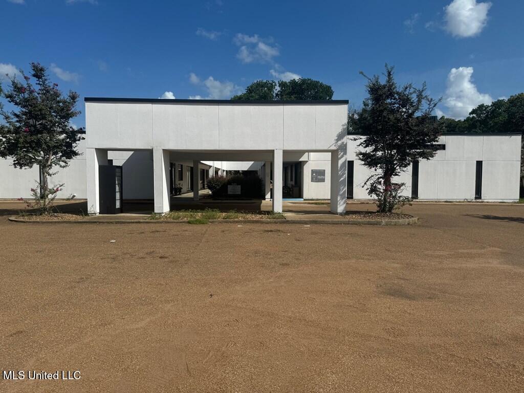 131 Jefferson Davis Boulevard Property Photo 5