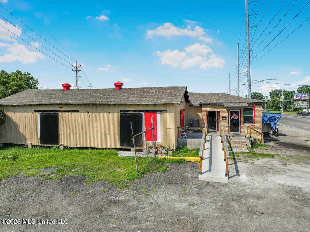2225 Telephone Road Property Photo 1