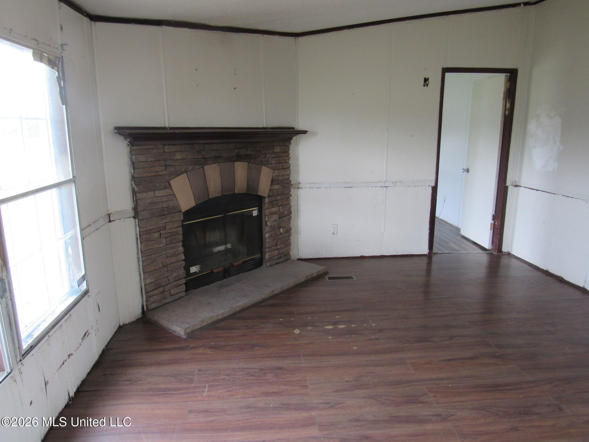 1628 400 Property Photo 6