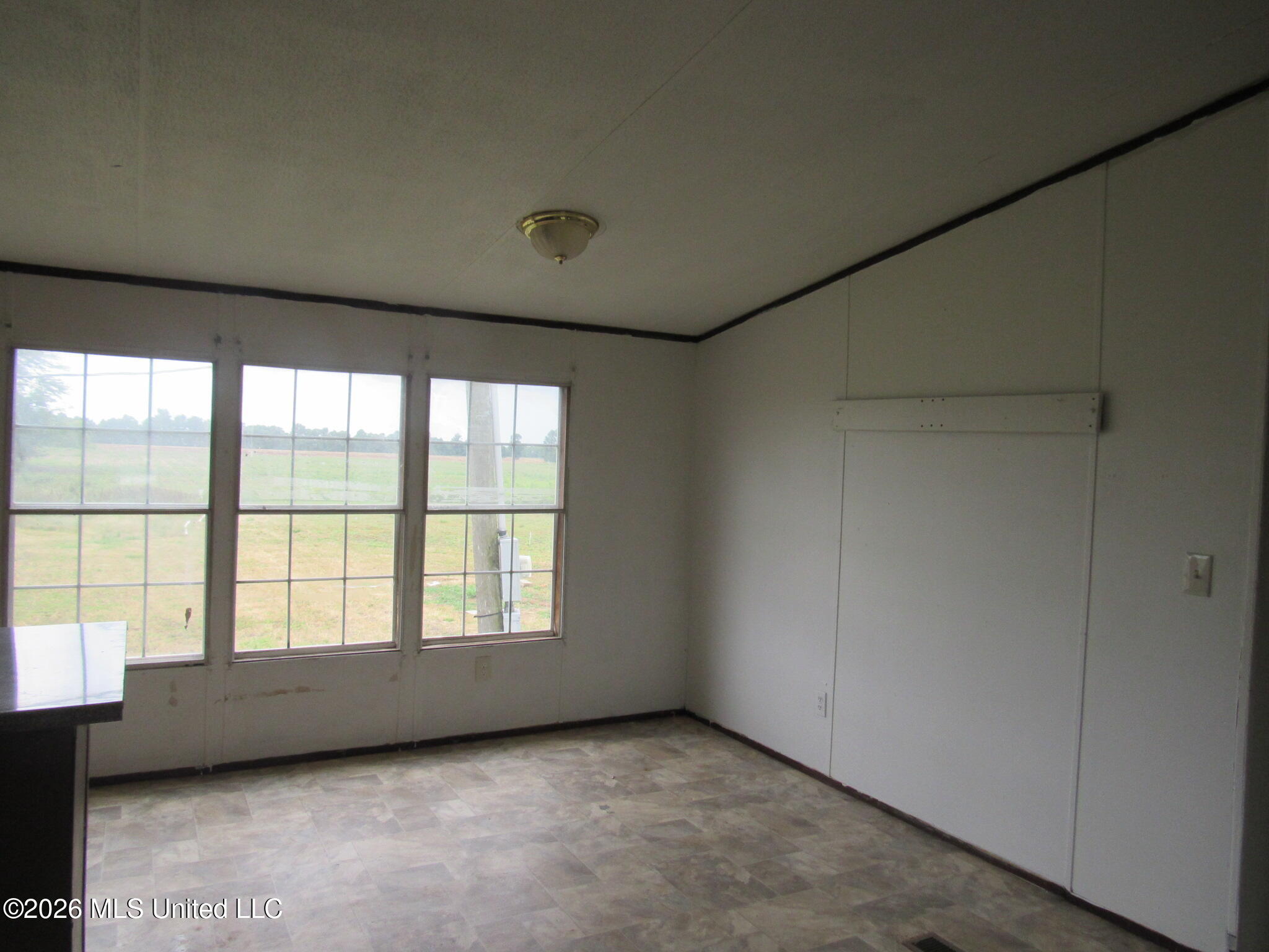 1628 400 Property Photo 11