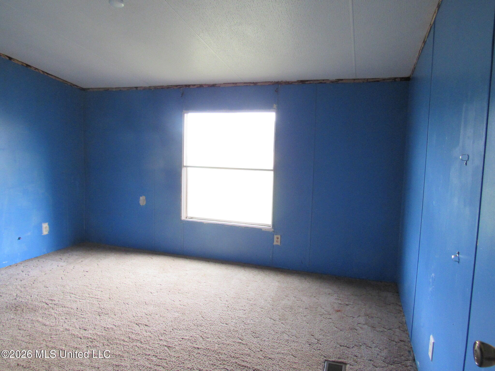 1628 400 Property Photo 15