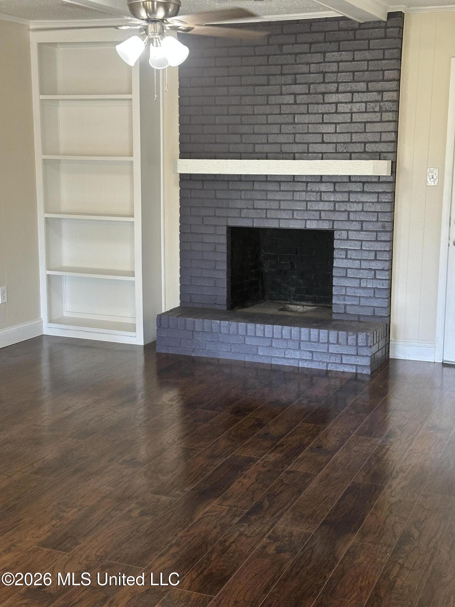 385 Somerset Drive Property Photo 2
