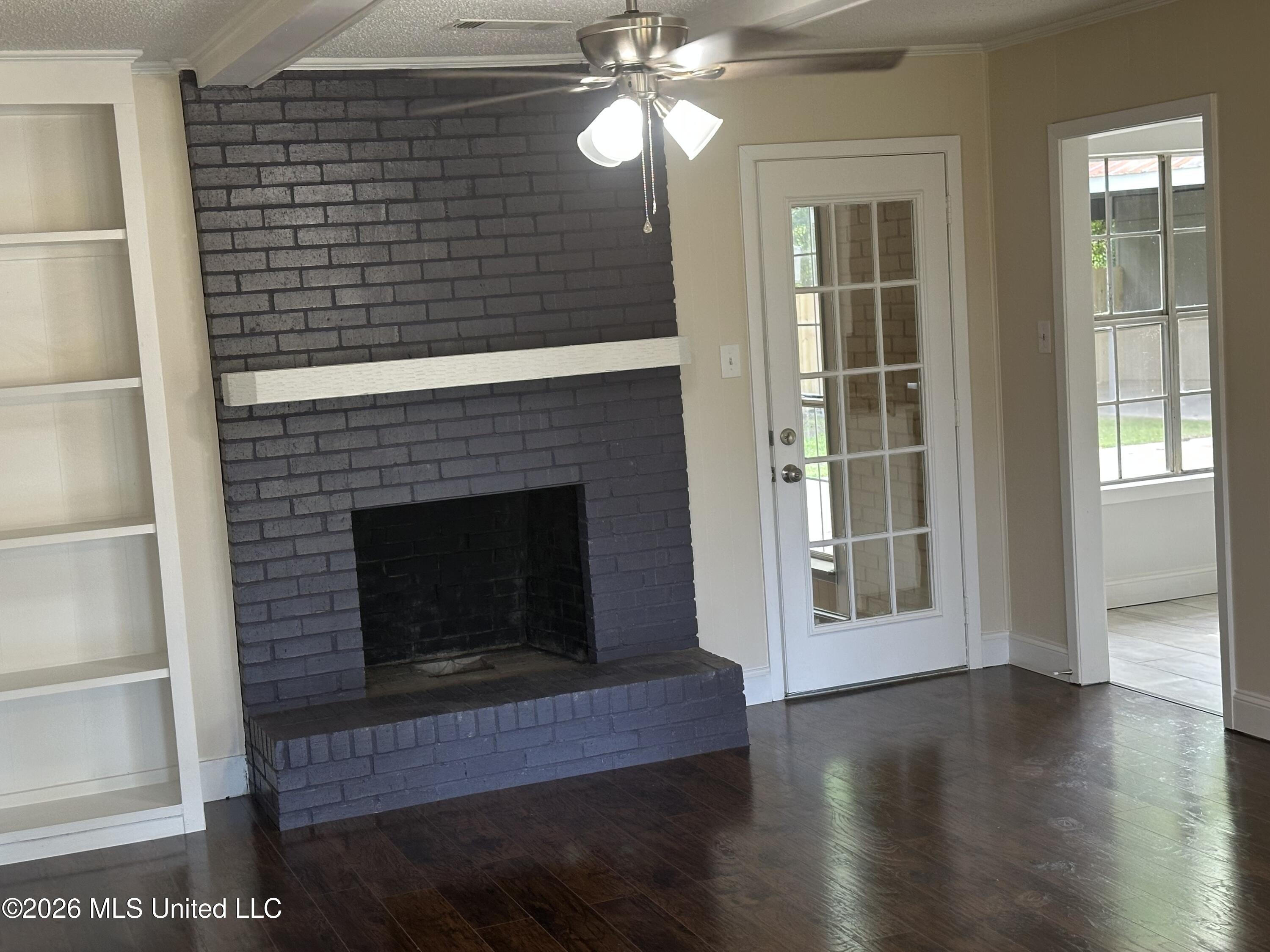 385 Somerset Drive Property Photo 3