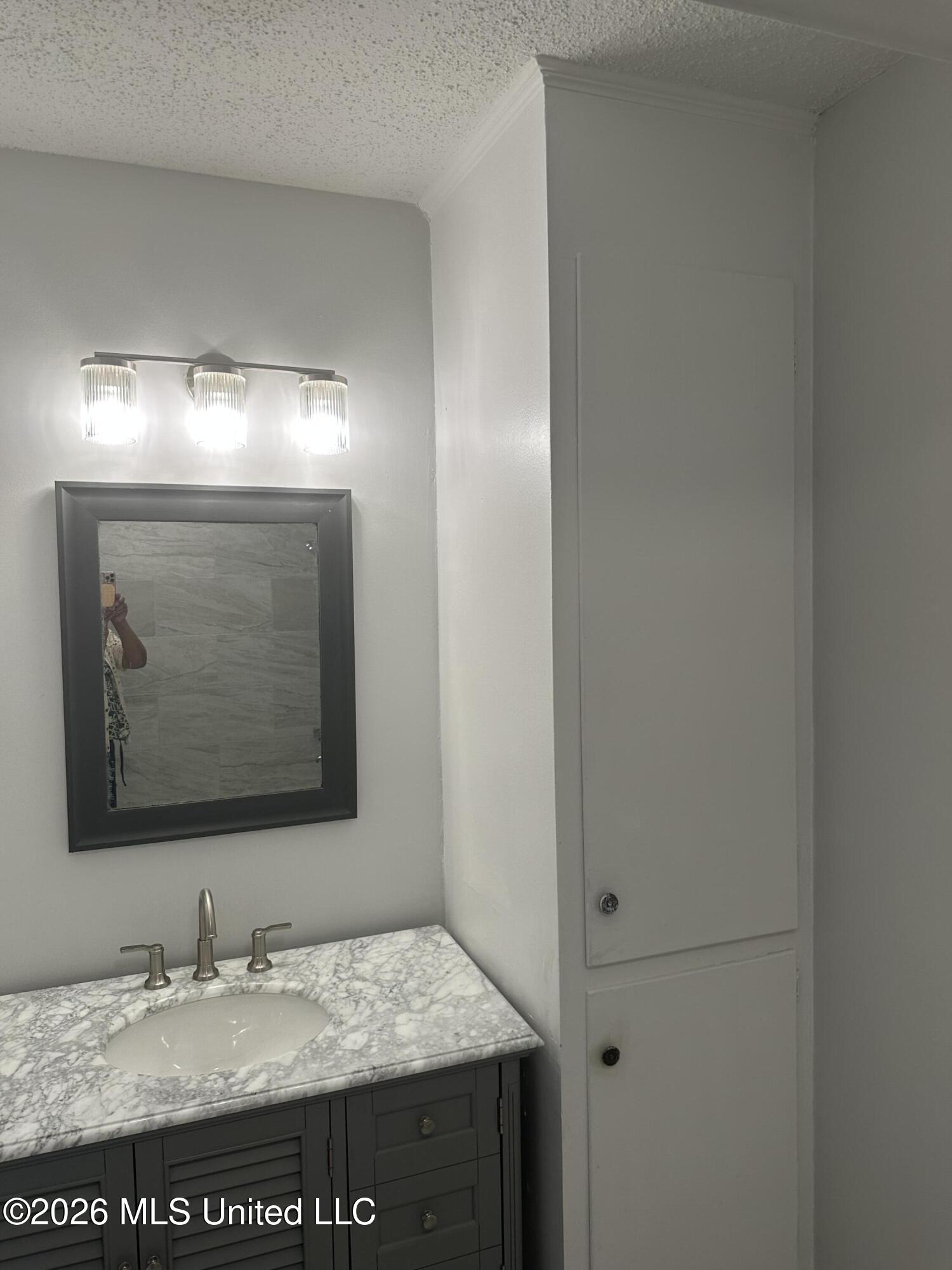 385 Somerset Drive Property Photo 10