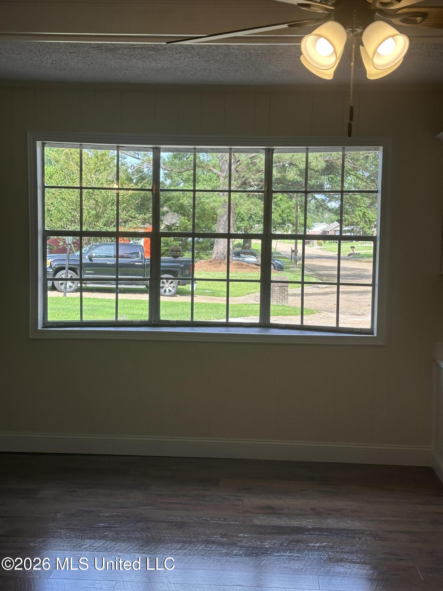 385 Somerset Drive Property Photo 12