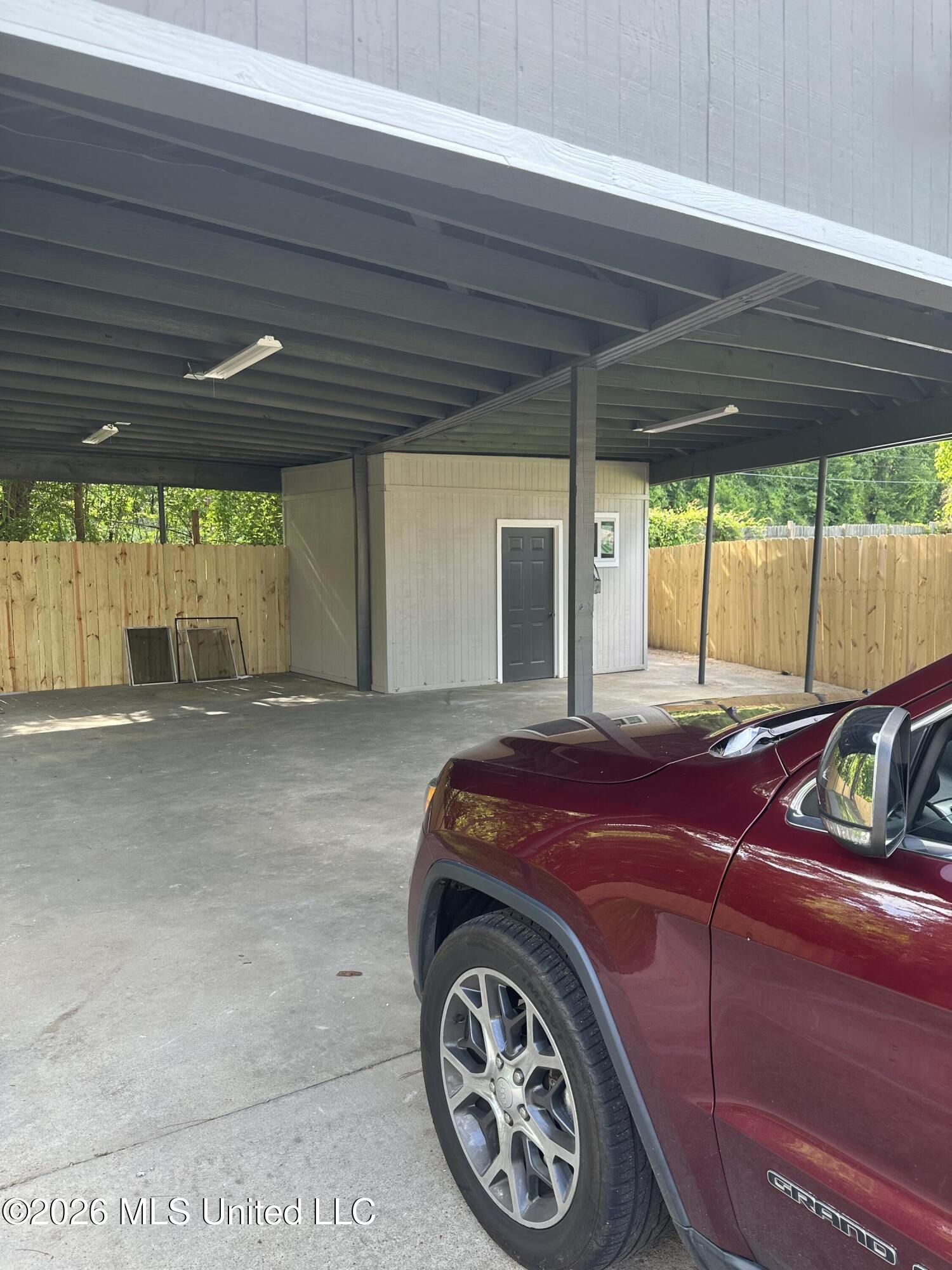 385 Somerset Drive Property Photo 15