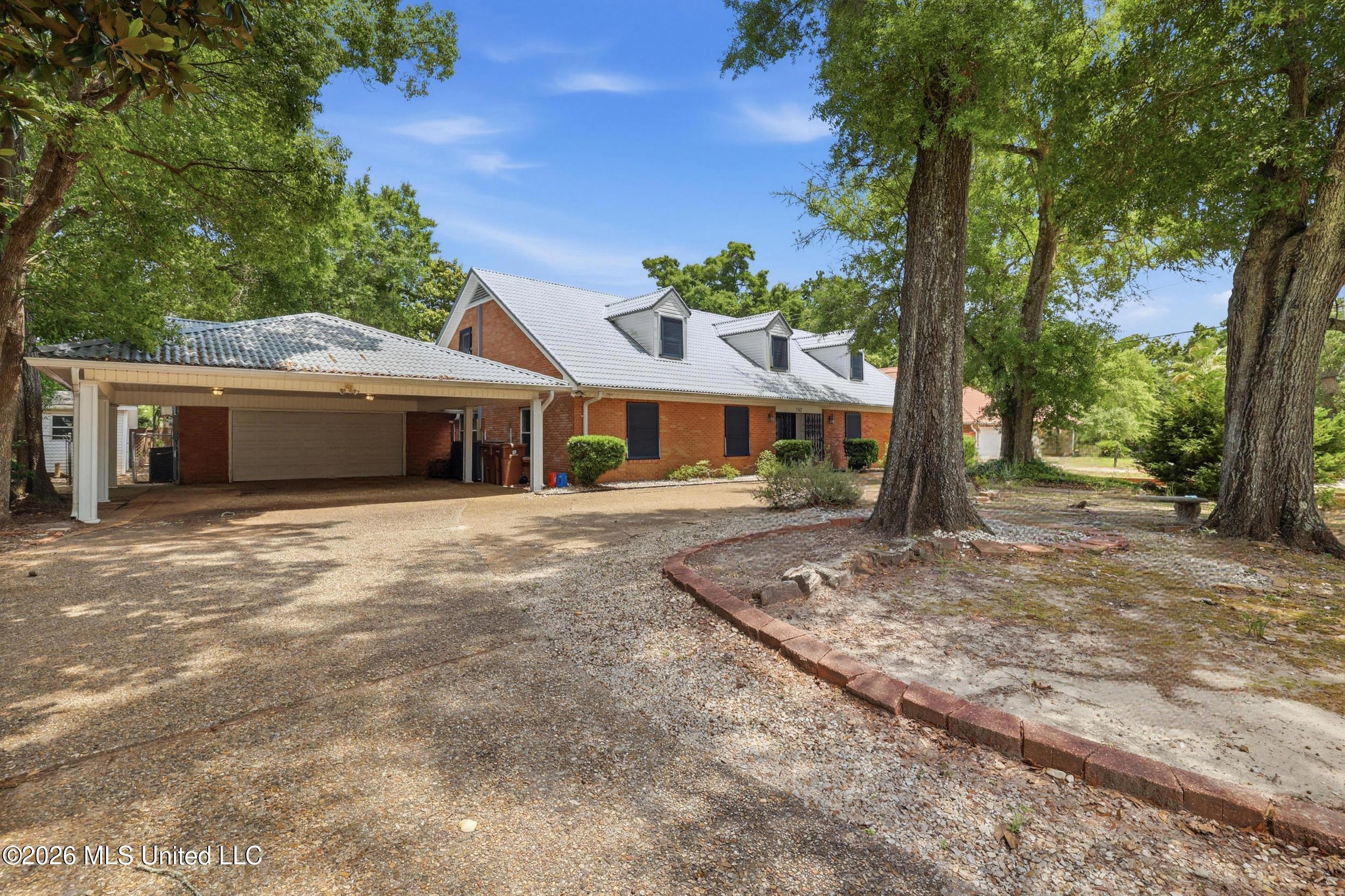 142 Kenmore Avenue Property Photo 1