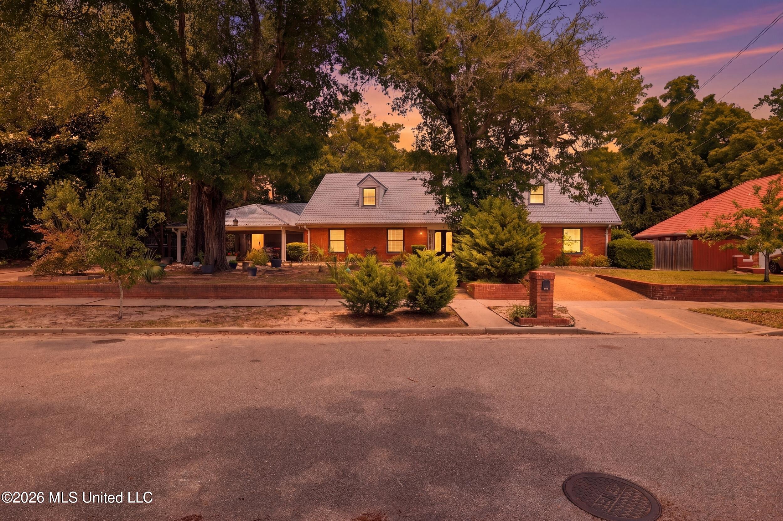 142 Kenmore Avenue Property Photo 2