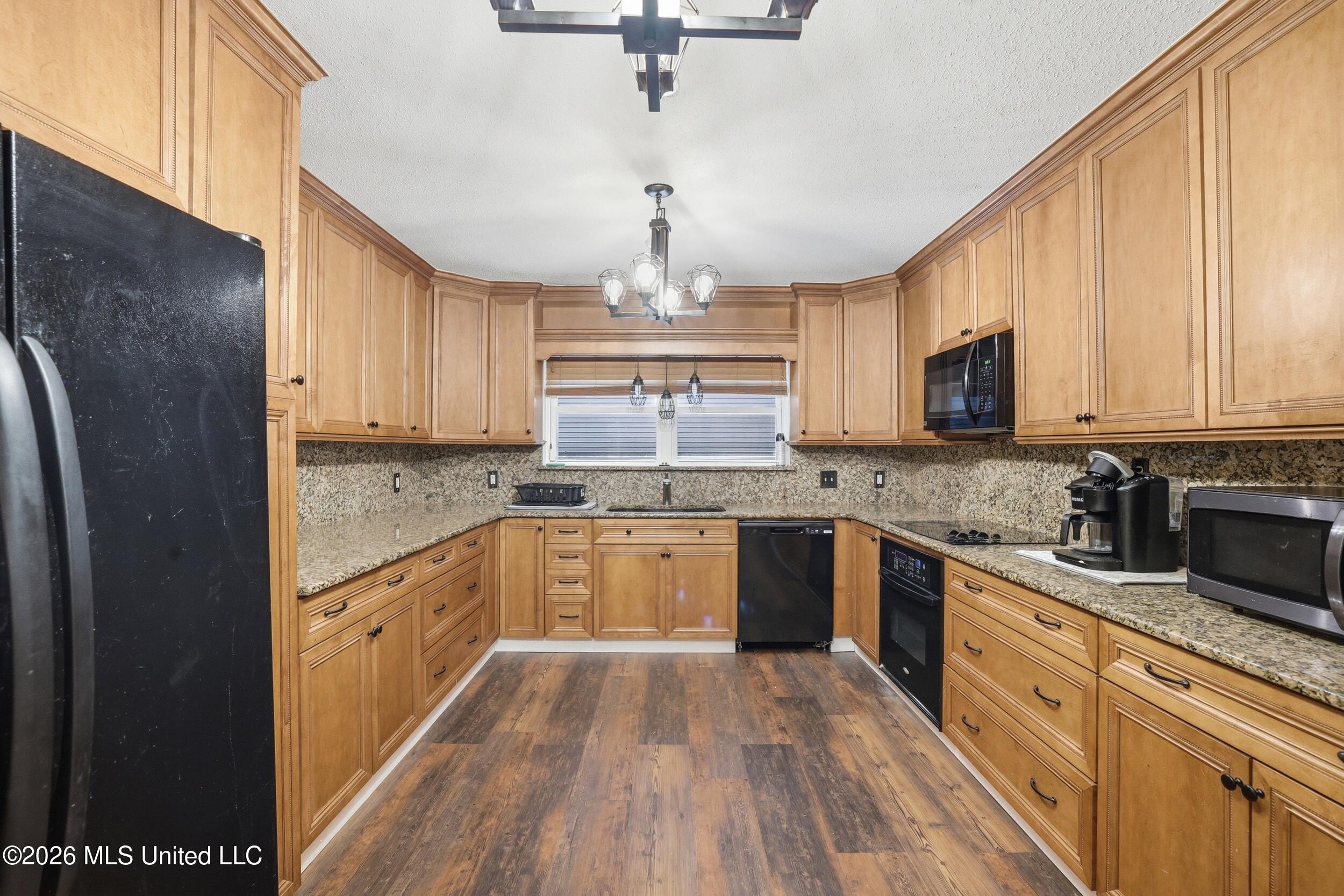 142 Kenmore Avenue Property Photo 4