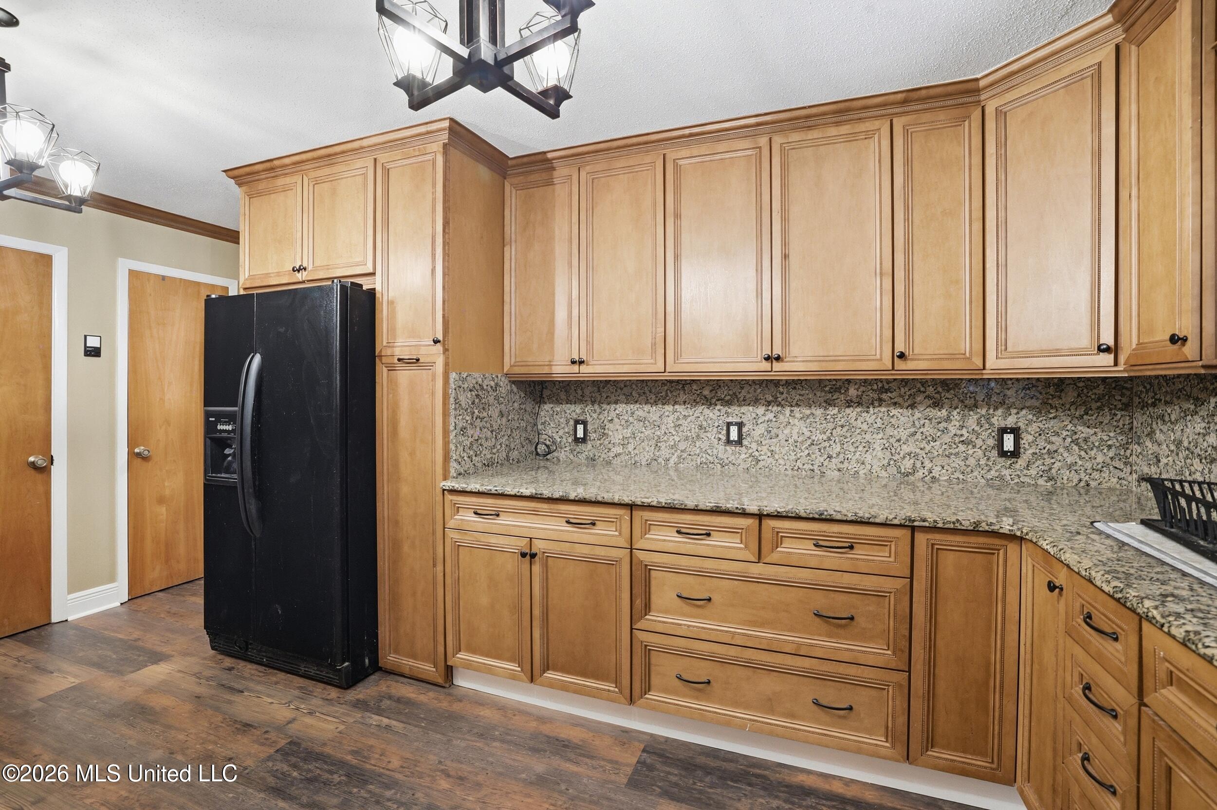 142 Kenmore Avenue Property Photo 7