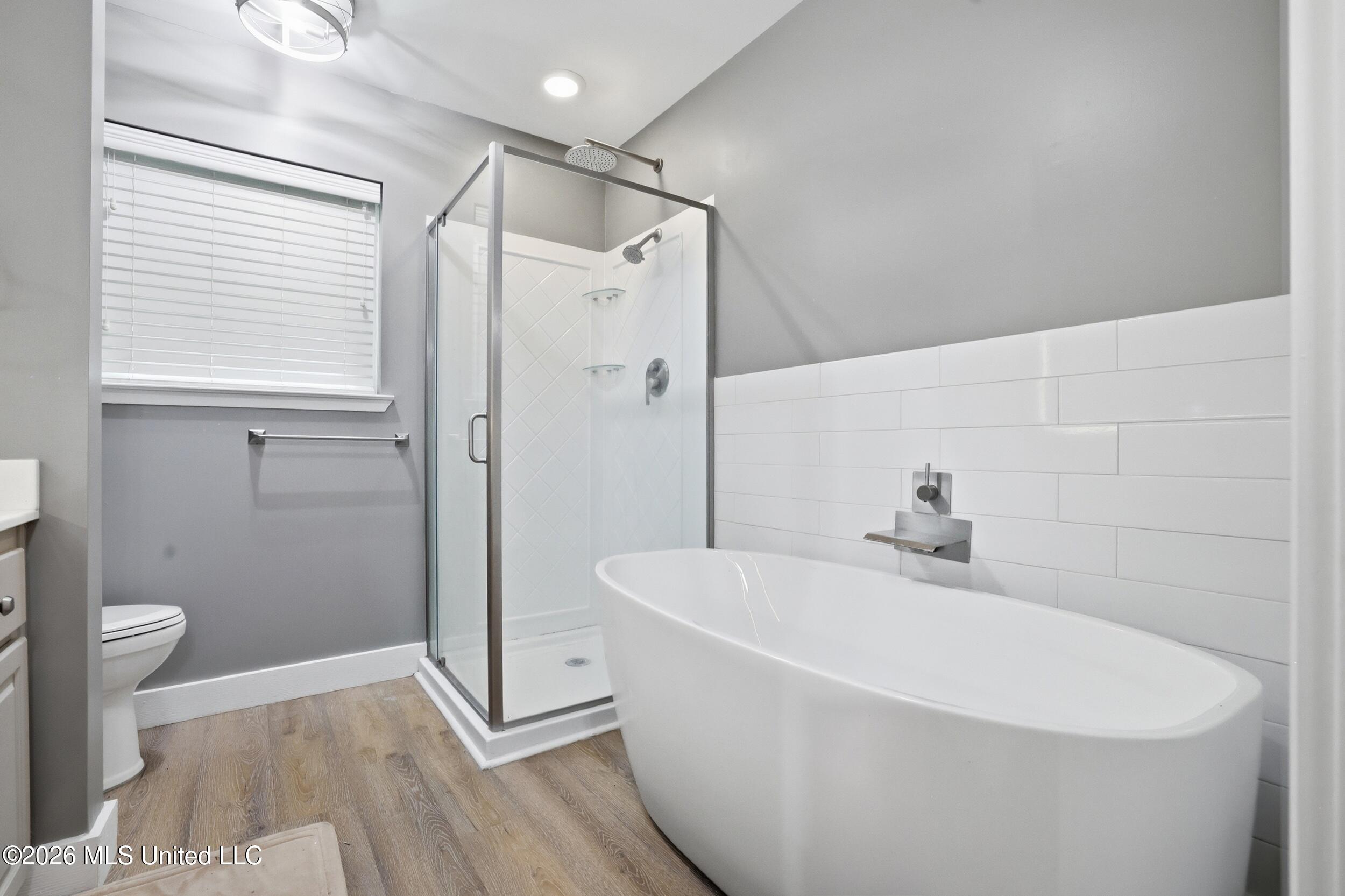 142 Kenmore Avenue Property Photo 18