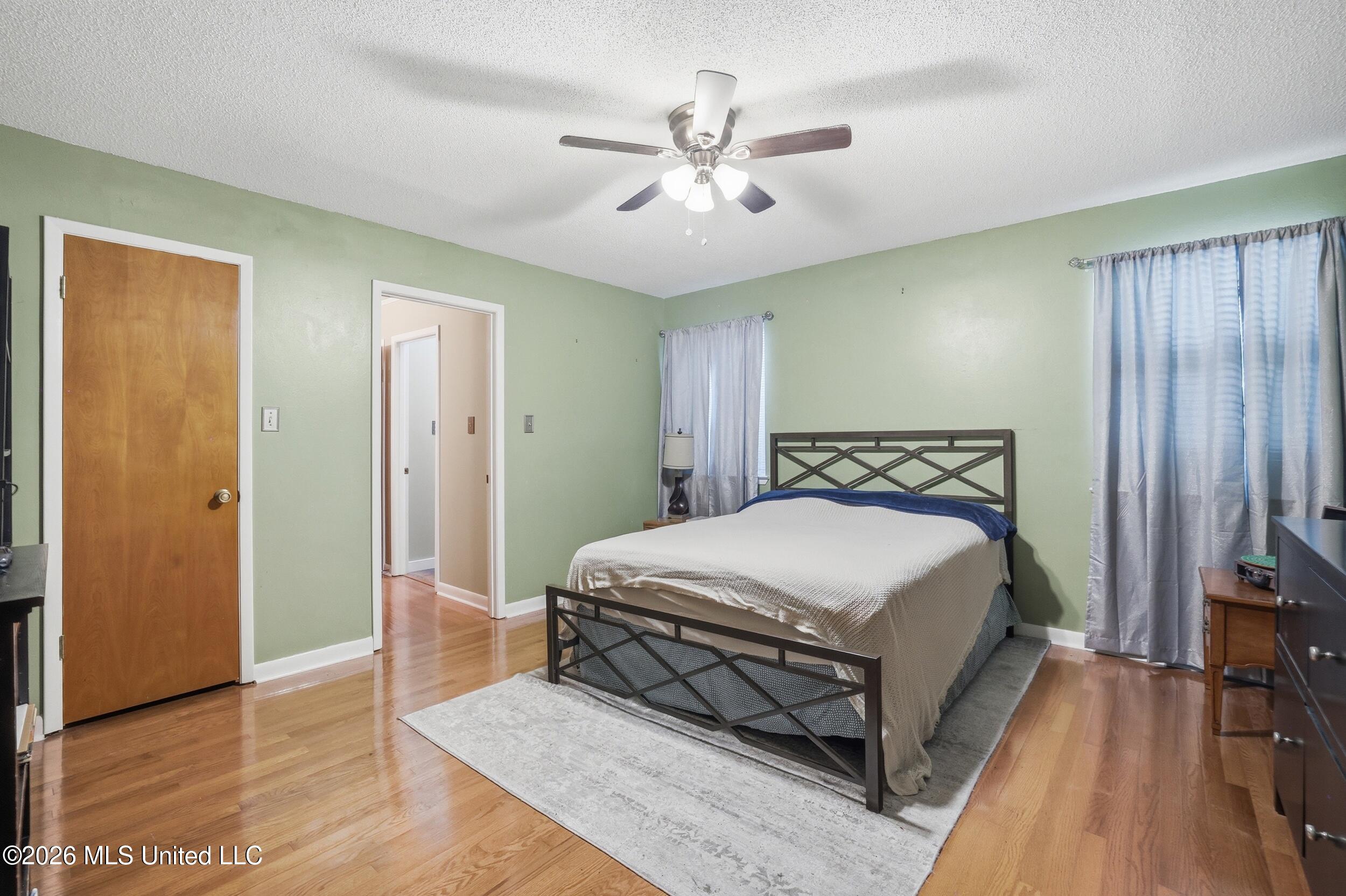 142 Kenmore Avenue Property Photo 24