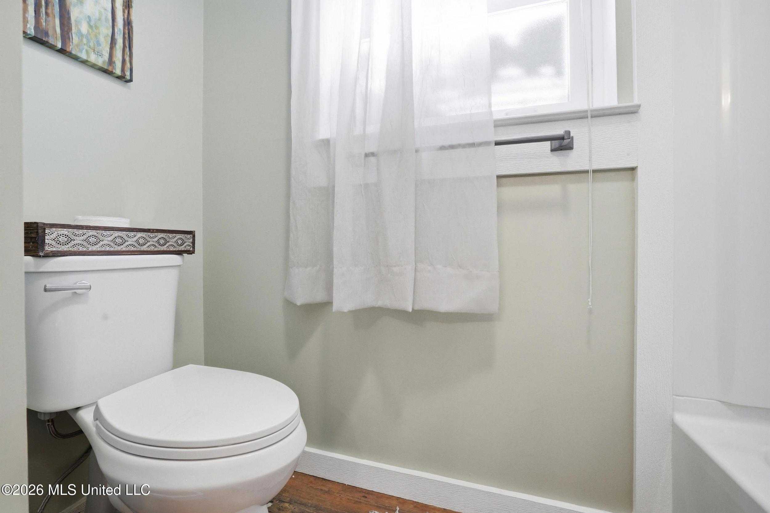 142 Kenmore Avenue Property Photo 26