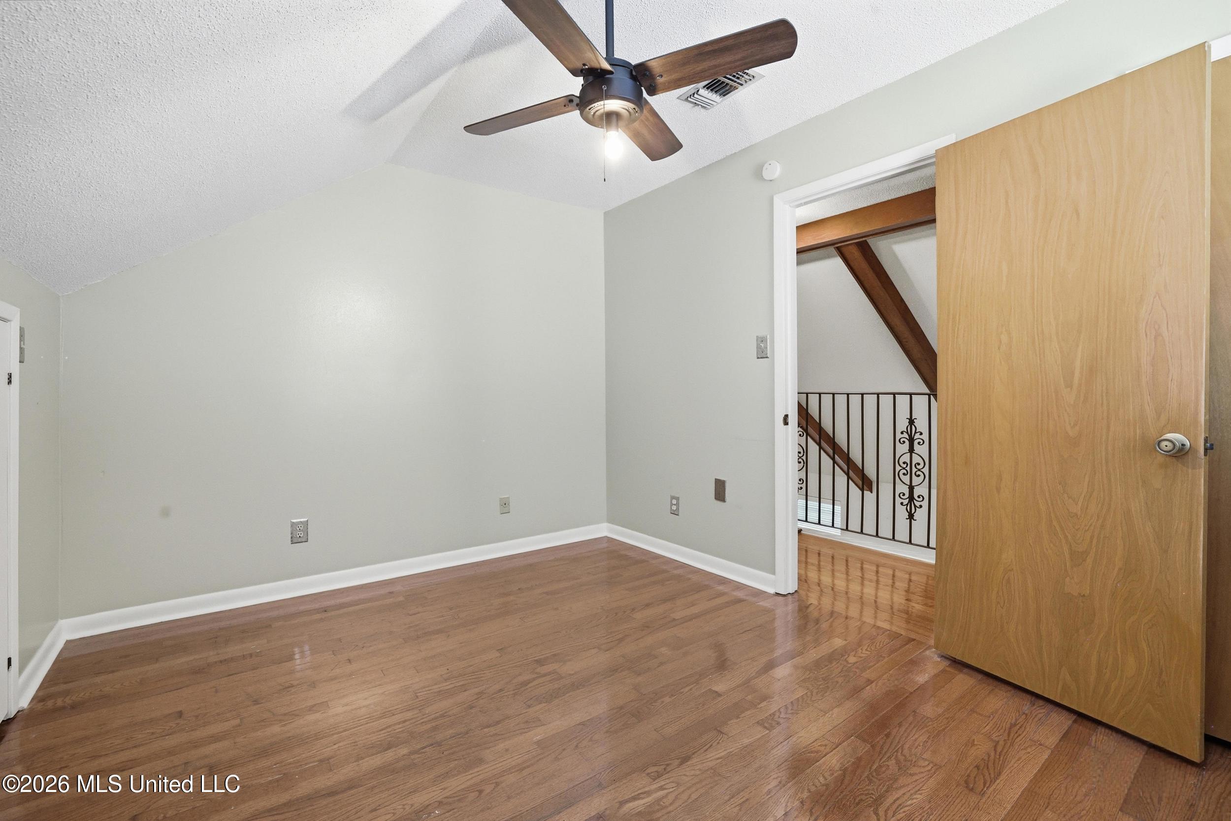 142 Kenmore Avenue Property Photo 30