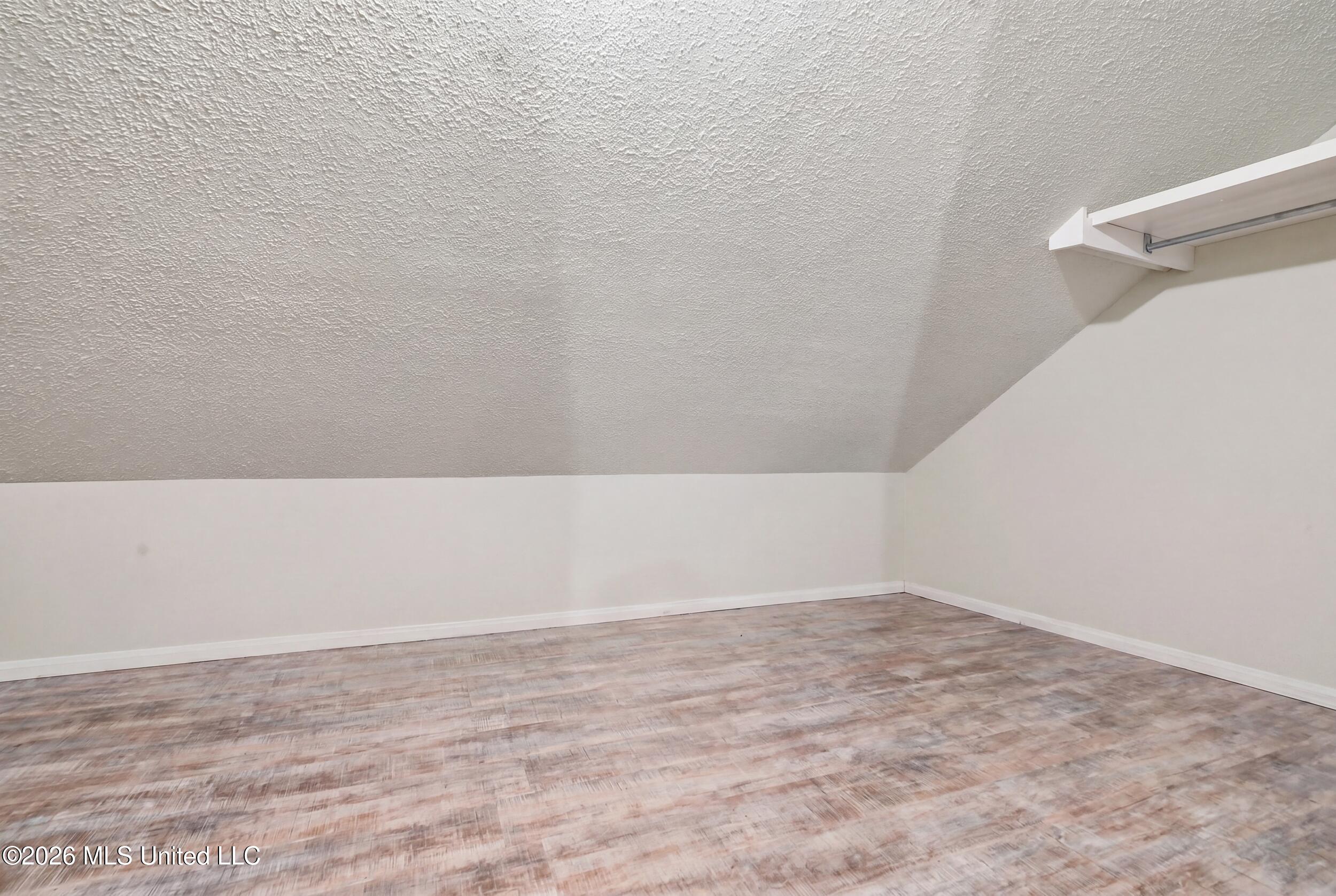142 Kenmore Avenue Property Photo 31