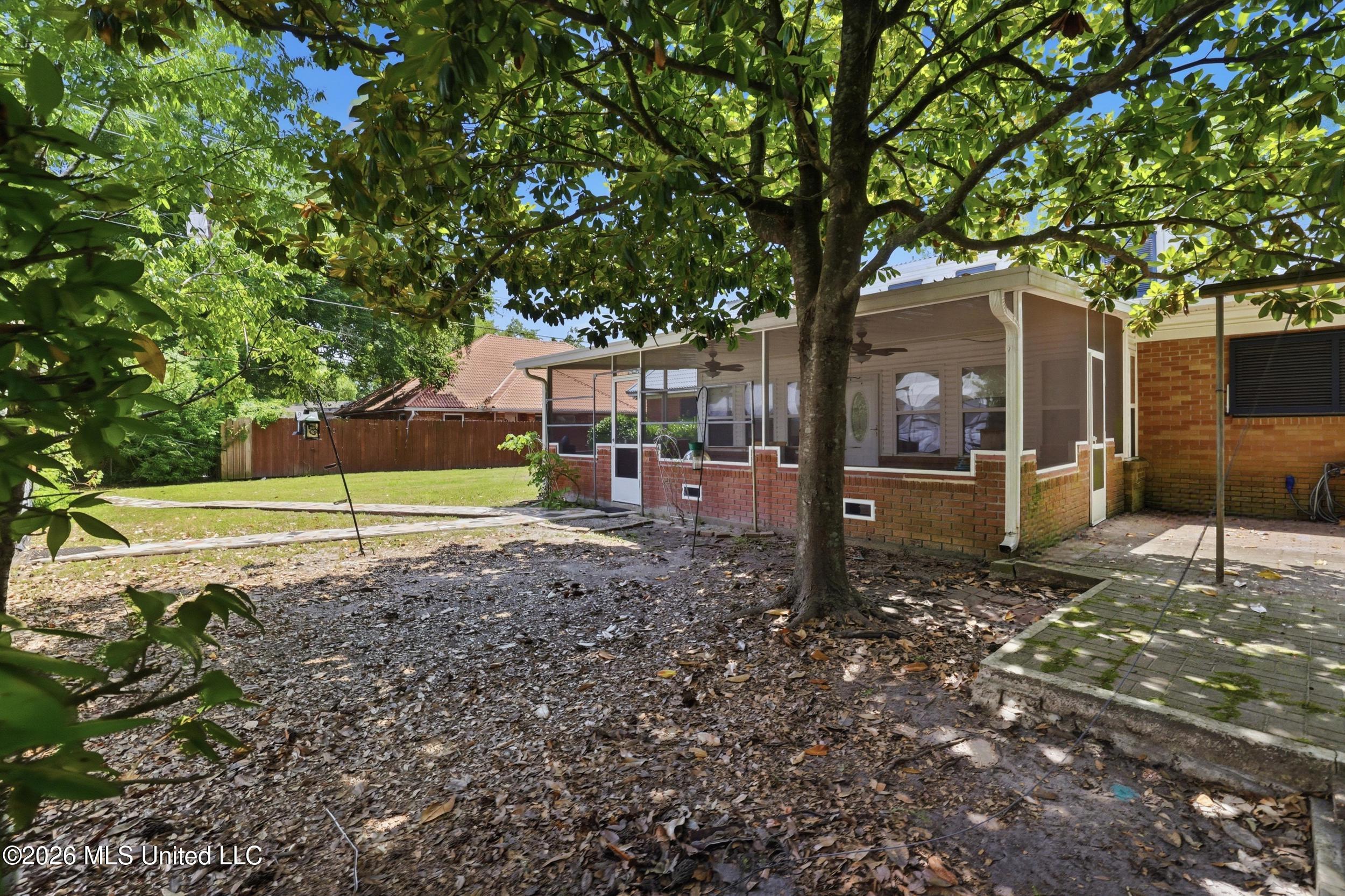 142 Kenmore Avenue Property Photo 34