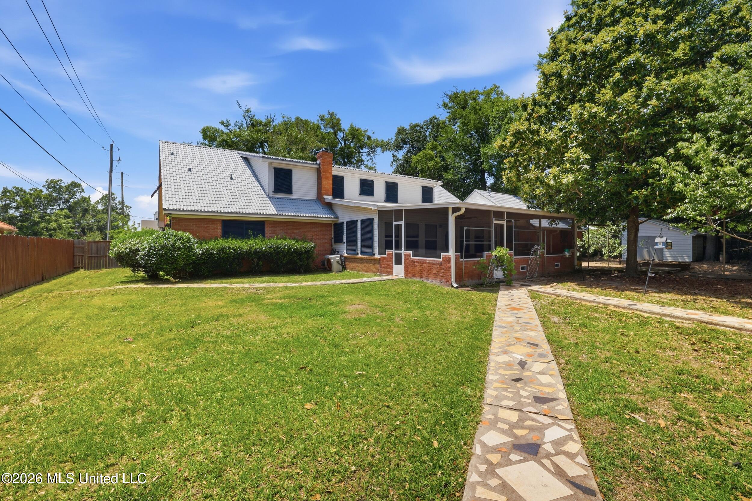 142 Kenmore Avenue Property Photo 37