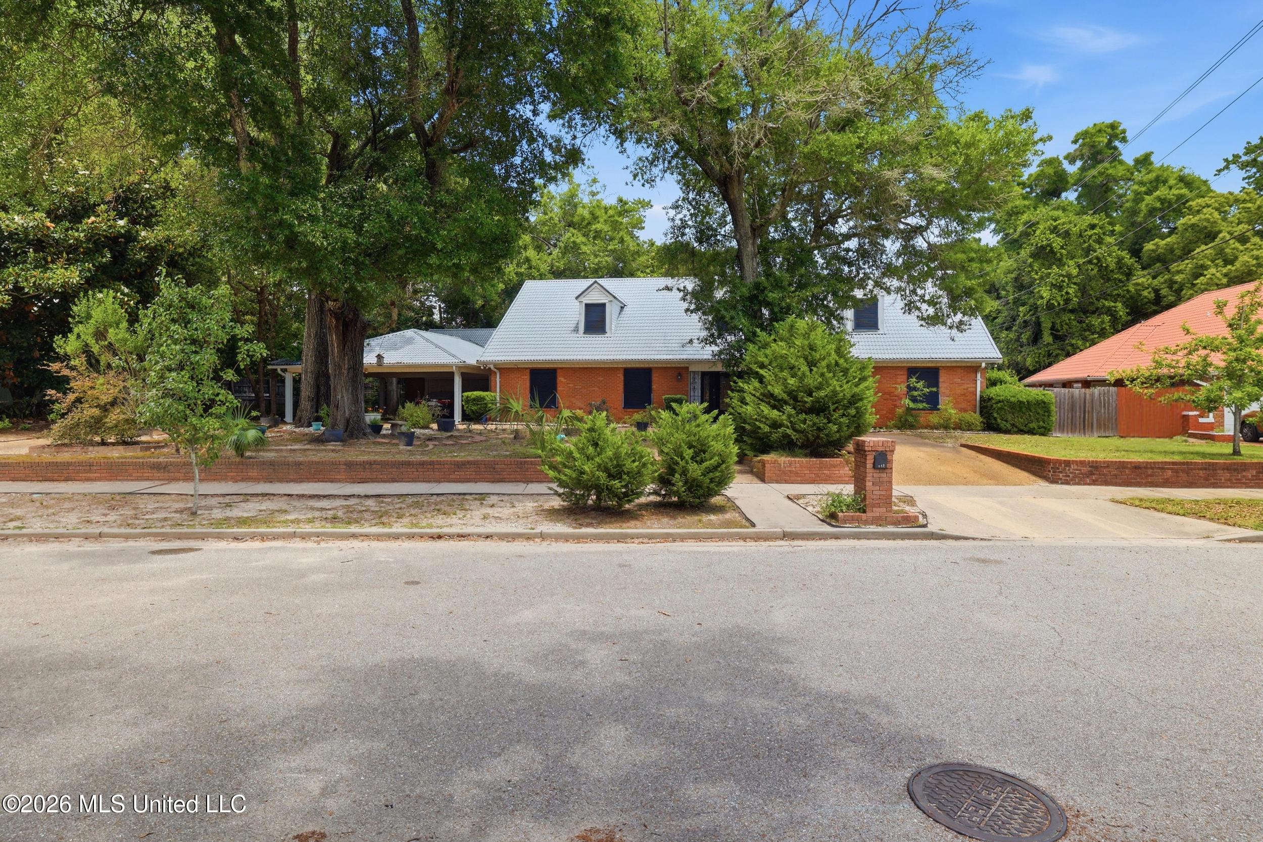 142 Kenmore Avenue Property Photo 40