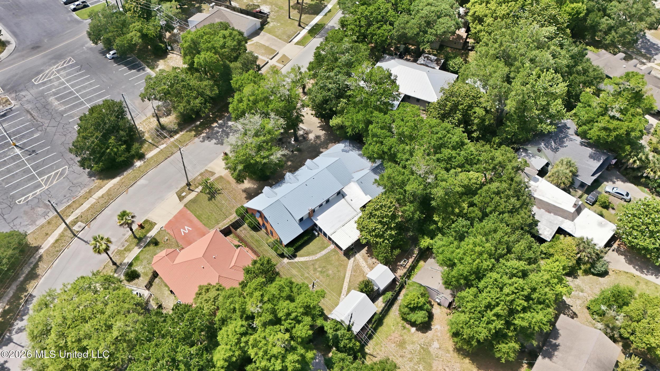 142 Kenmore Avenue Property Photo 43
