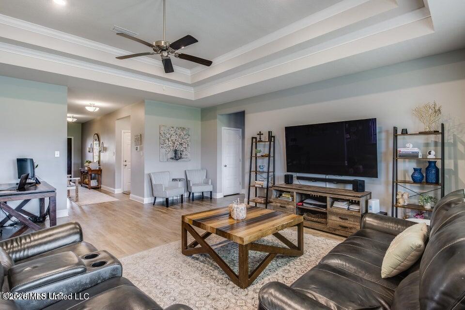 5126 Fairbury Way Property Photo 4
