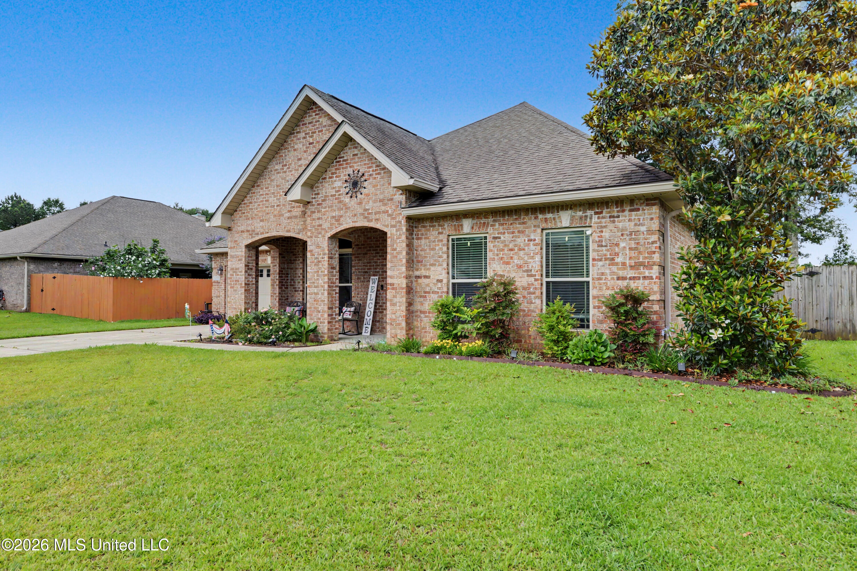 13103 Hawthorn Drive Property Photo 2