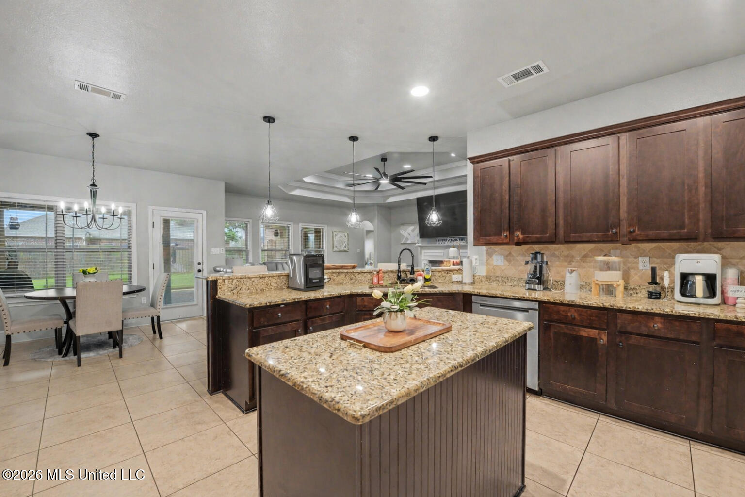 13103 Hawthorn Drive Property Photo 8