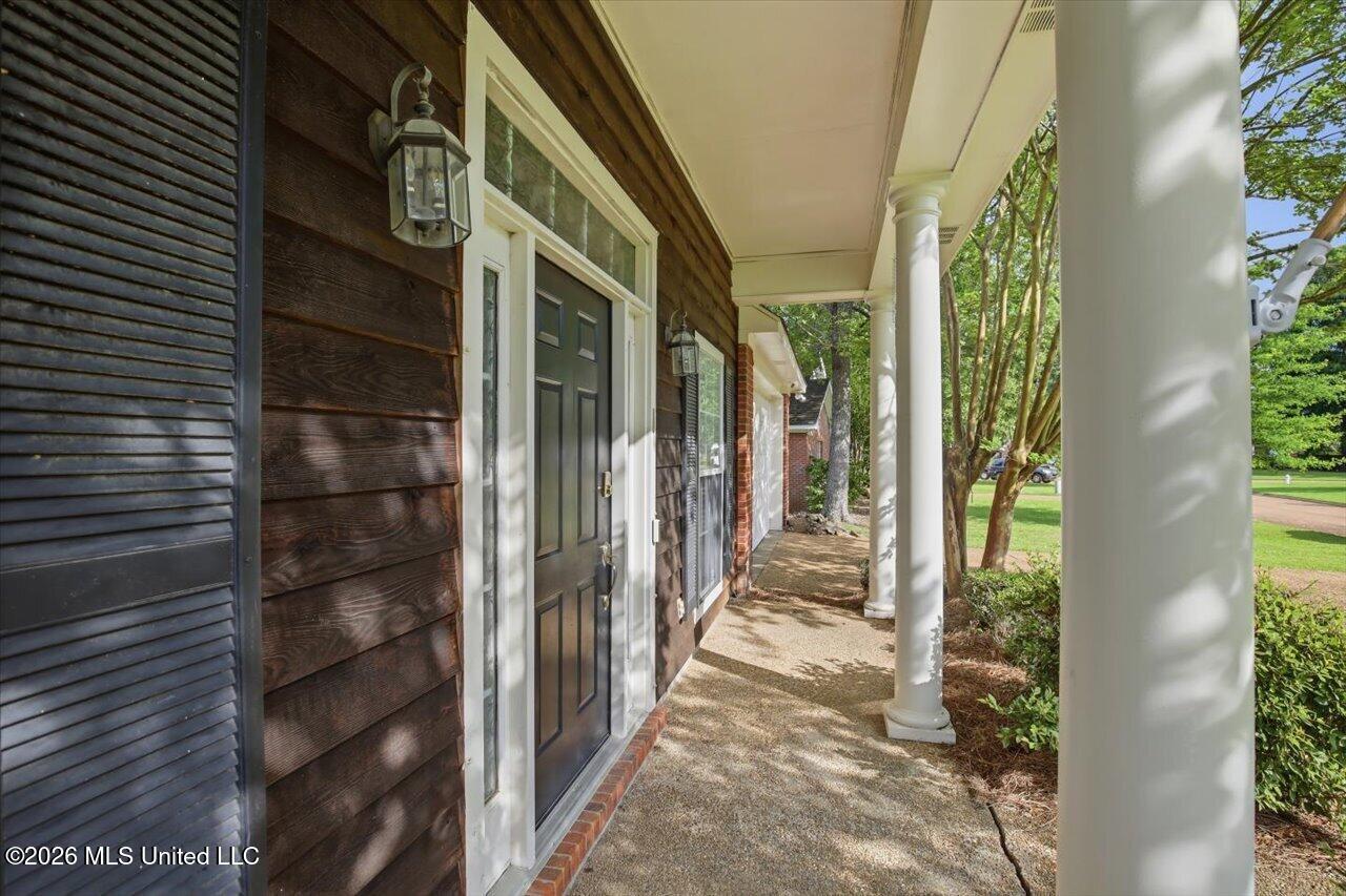 215 Old Town Lane Property Photo 5