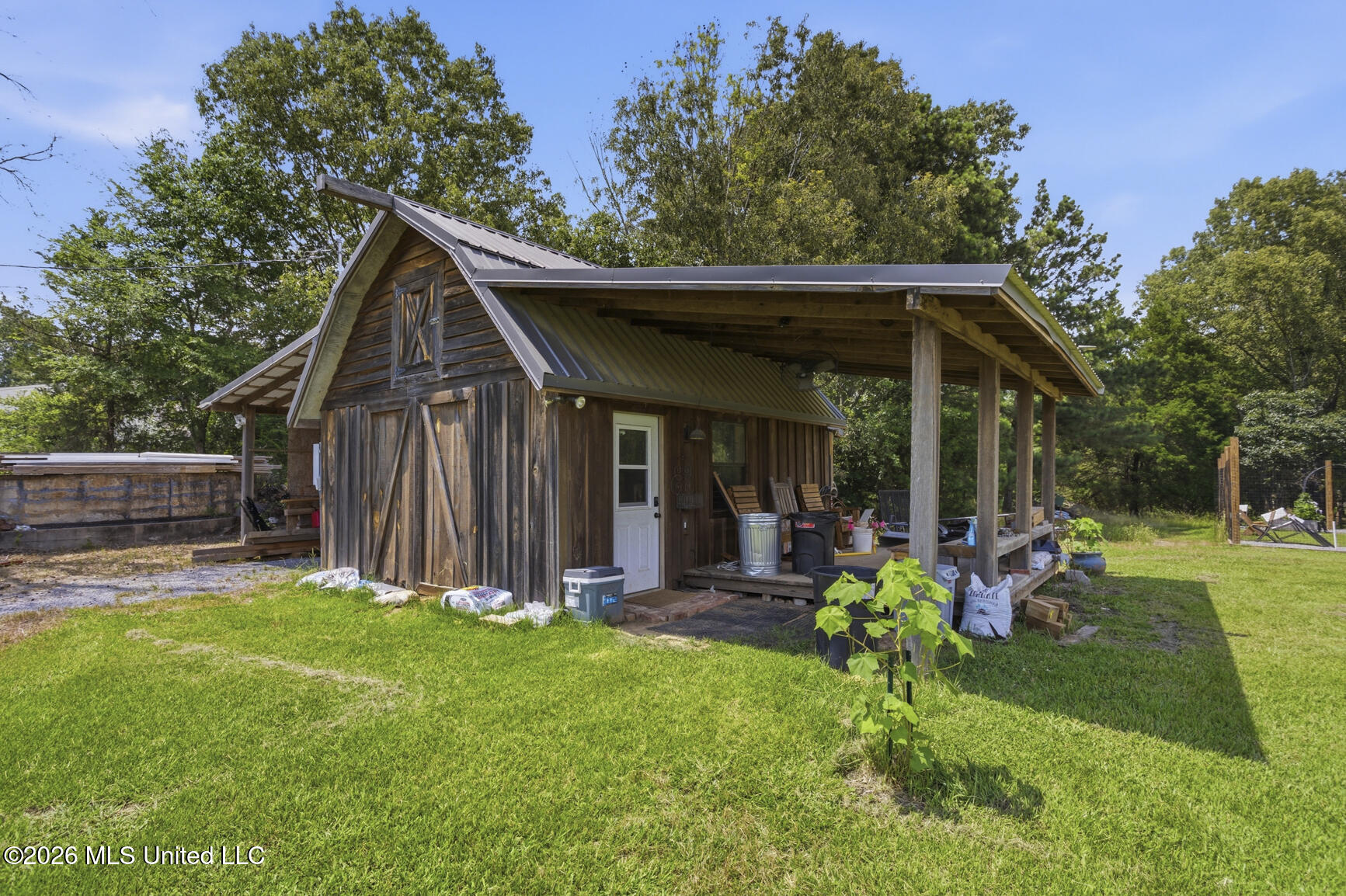301 Oakdale Road Property Photo 9
