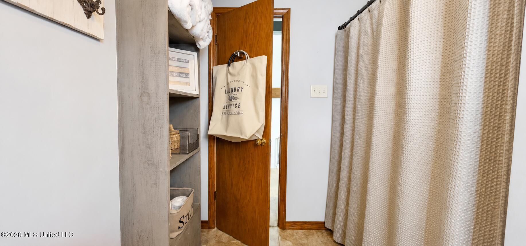6087 Pontiac Drive Property Photo 25
