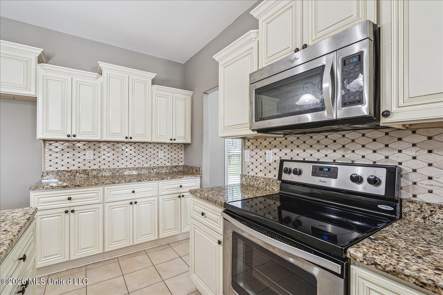 3033 Raspberry Red Cove Property Photo 19