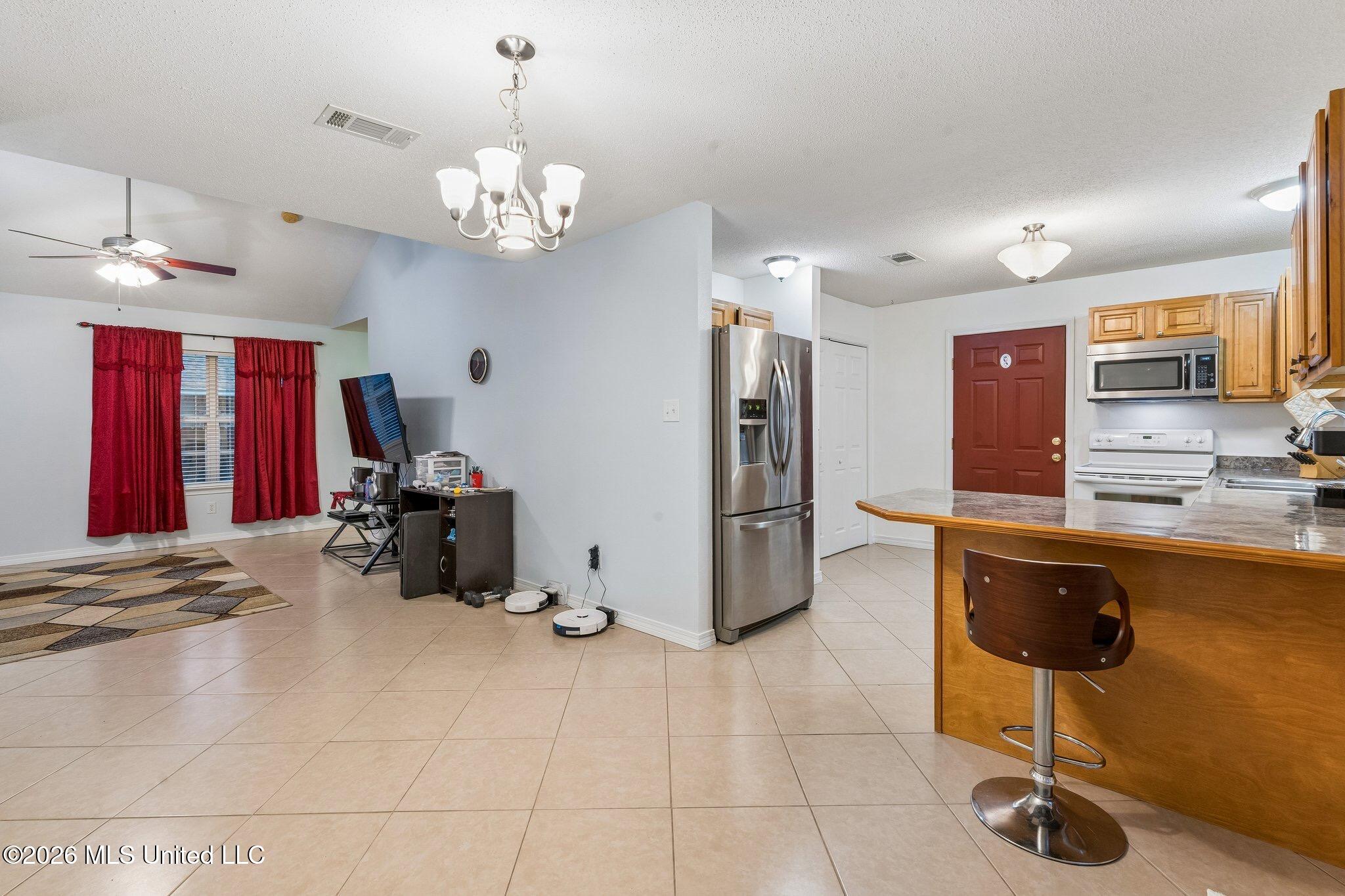 8204 Exchange Street Property Photo 4